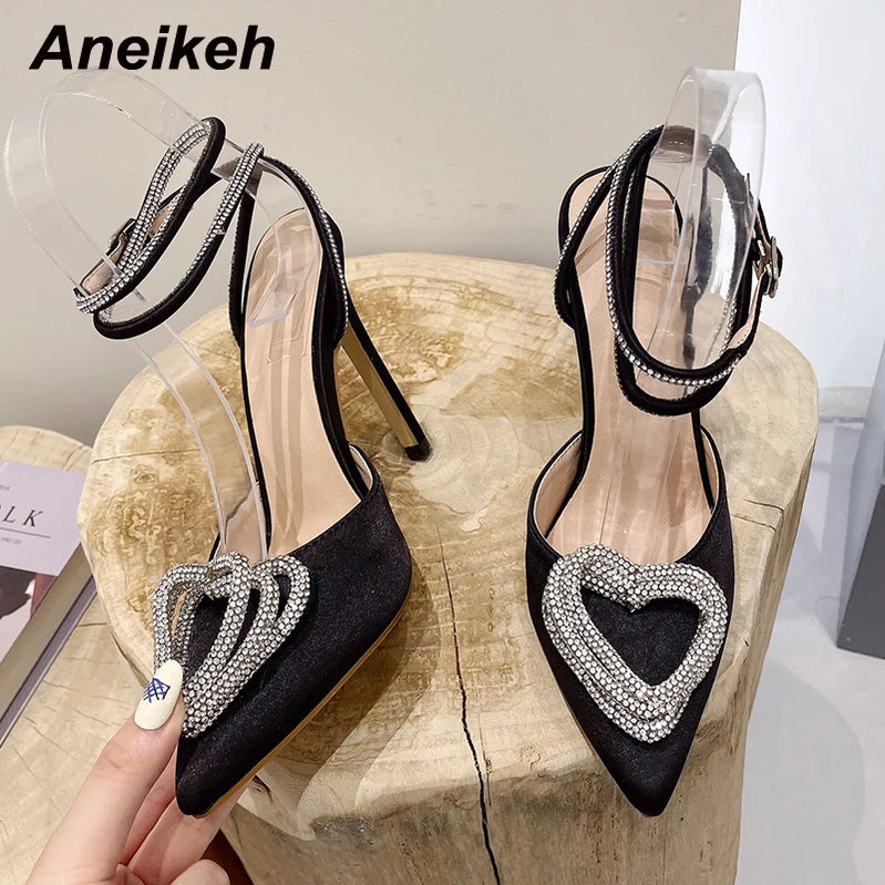 Fashion Runway Style Glitter Rhinestones Women Pumps Crystal Heart Shape Buckle Summer Lady High Heels Party Prom Shoes