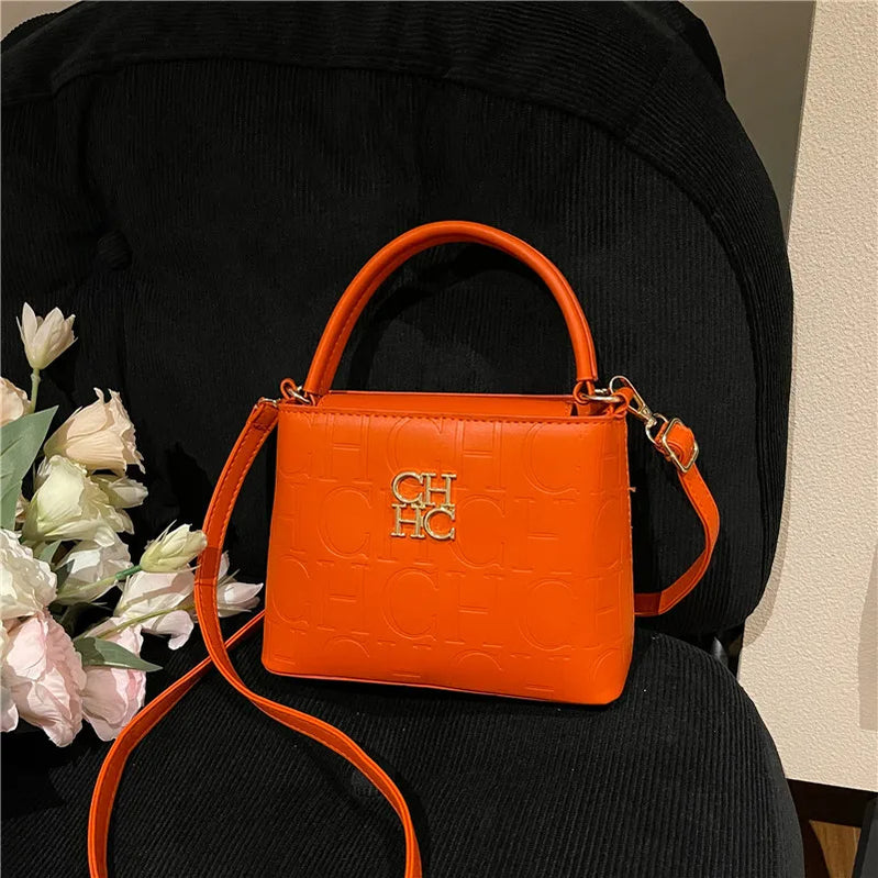 Hot-selling Luxury Paris Trend Portable Bag Shoulder  Bag Fashion Designer Large Capacity Versatile Compartment Women's Bag