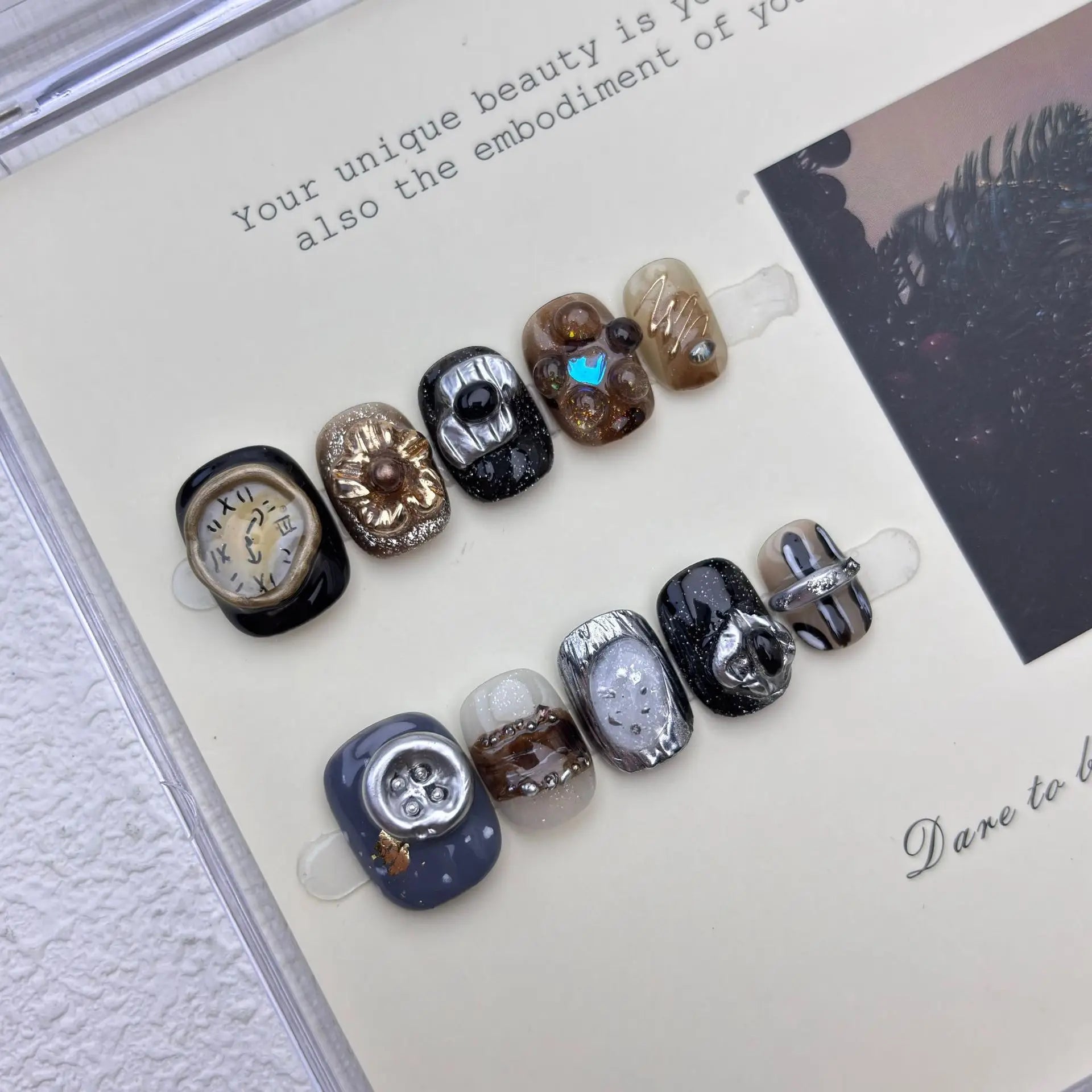 10Pcs Retro Niche Autumn Short Square Head False Nails Handmade Detachable Fashion Finished Nail Tips Clock Pattern Beauty Nails