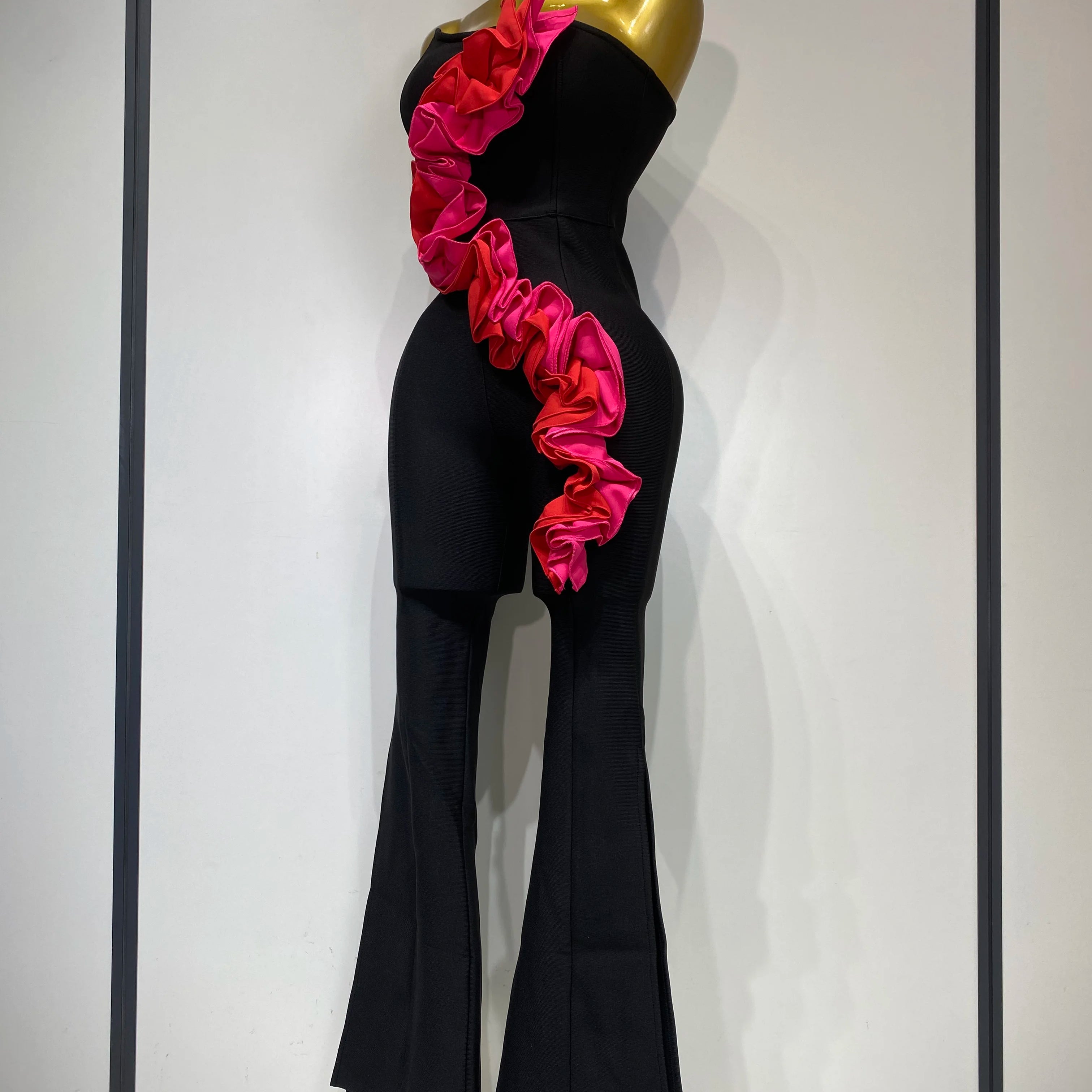 Sexy Strapless Ruffle Black Bodycom Bandage Jumpsuit Fashion High Street Woman Evening Party Elegant Luxury Birthday Rompers