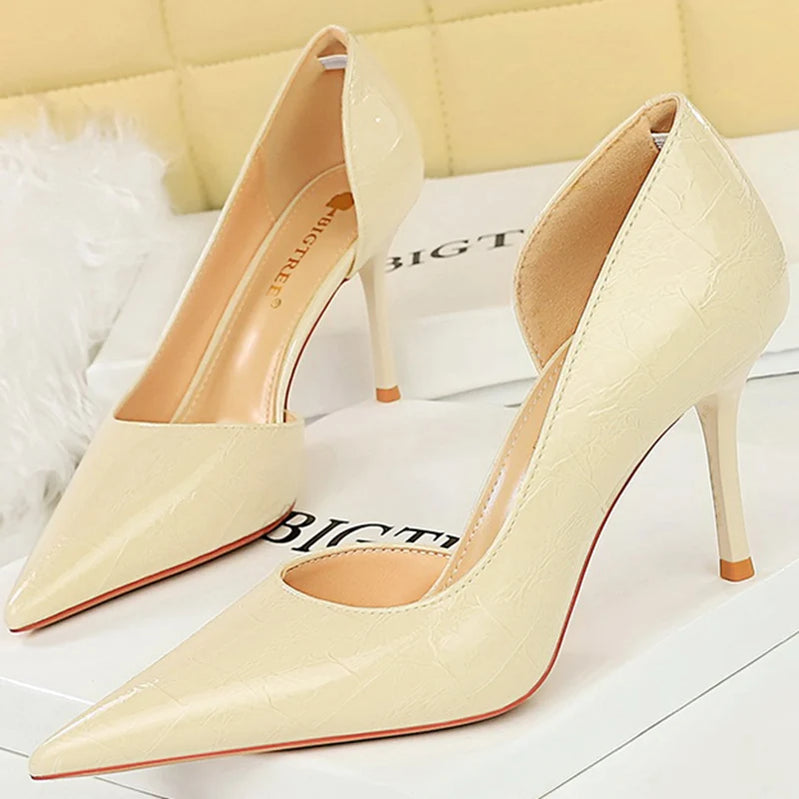 Western Style Party Women Shoes 8cm Thin High Heels Shallow Pointed Toe Side Hollow Serpentine Retro Ladies Elegant Pumps Brown Beige