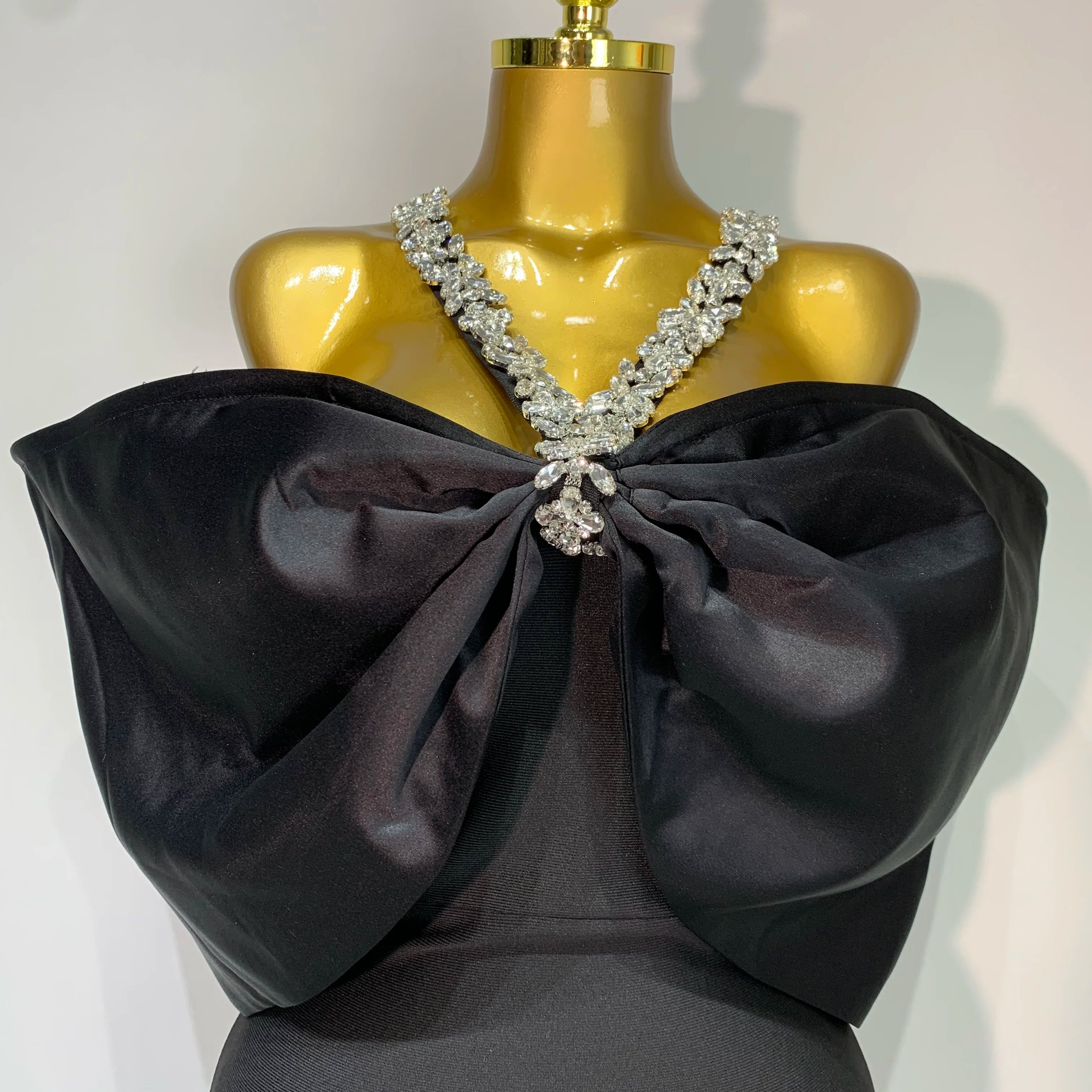 Women Sexy Off the Shoulder Crystal Halter Bodycon Long Bandage Dress Celebrate Evening Party Cocktail Luxury Birthday Dresses