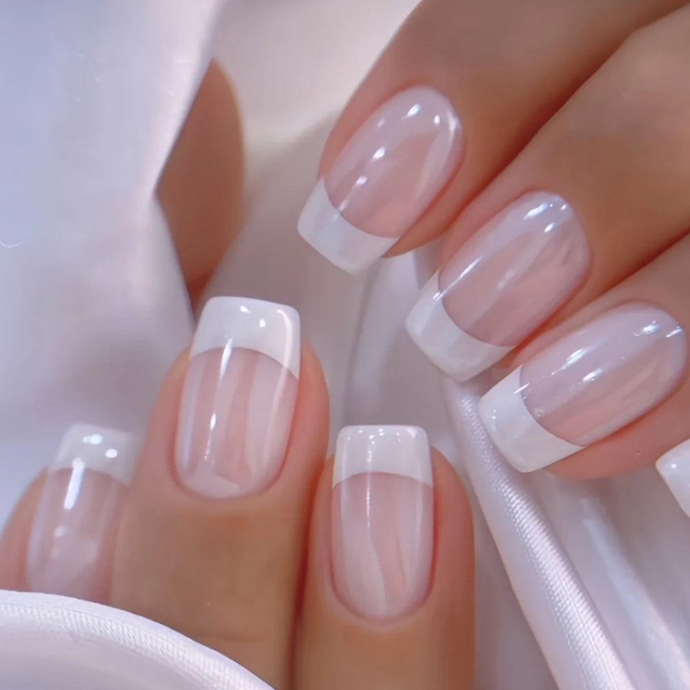 24Pcs Gradient Short Ballet Nails Set with Glue White Simple False Nails Coffin Fake Nail Press on Nails Full Cover Nail Tips