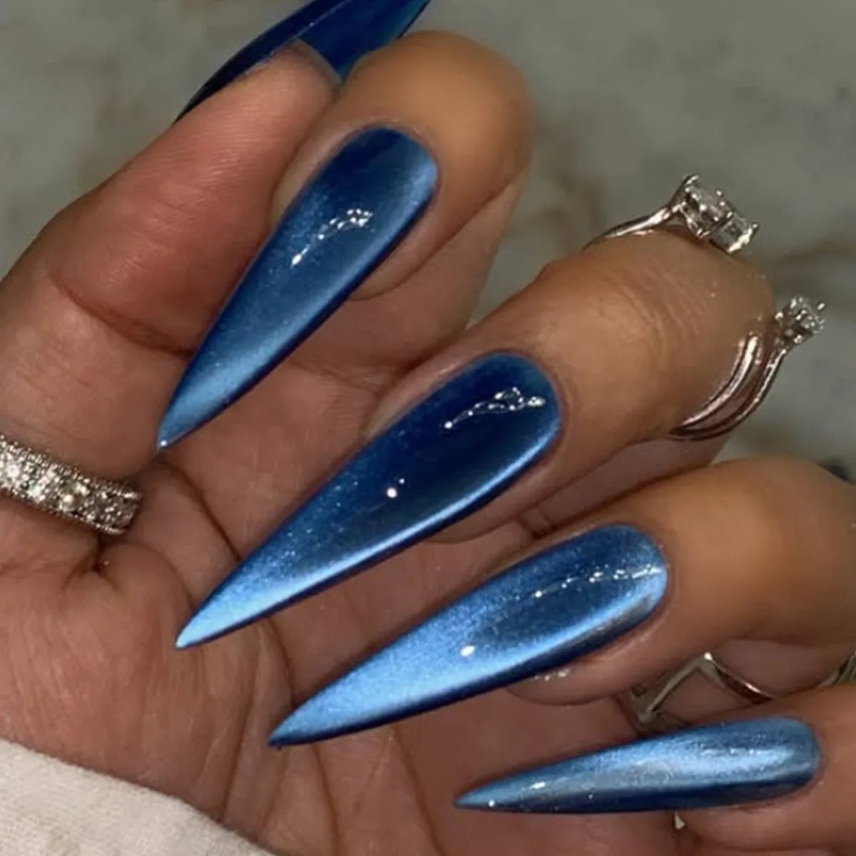 24Pcs Long Stiletto False Nails Simple Black Cat's Eye Design Press on Fake Nails Art Detachable Finished Full Cover Nails Tips