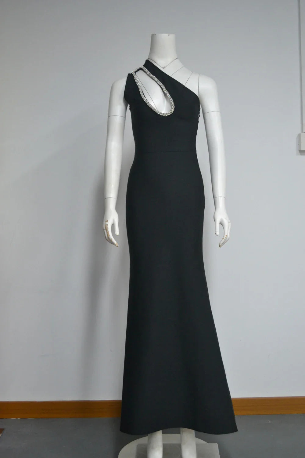 Black White Color Women Sexy One Shoulder Shinning Diamond Keyhole Bodycon Long Bandage Dress Celebrate Evening Party Outfit