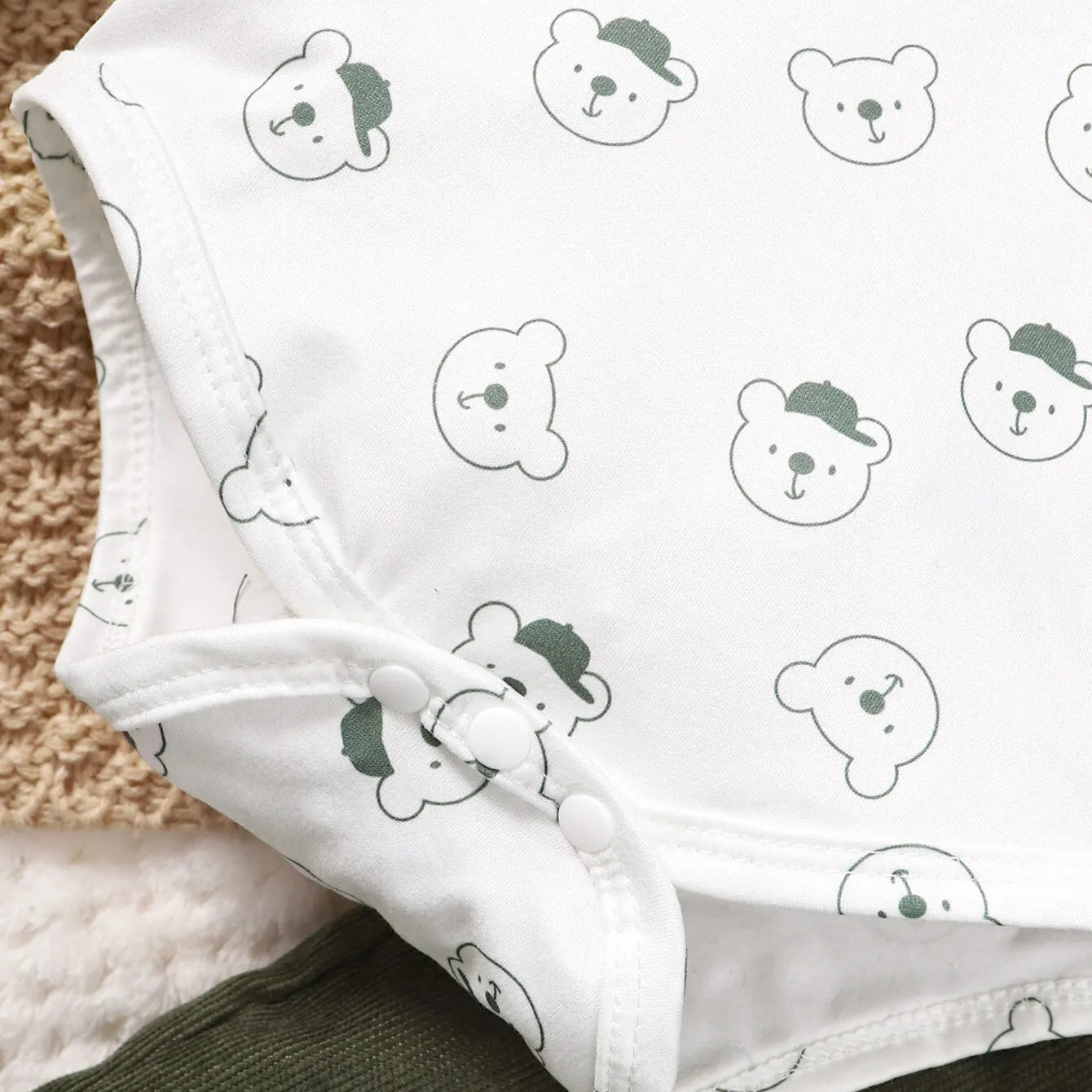 3-24 Months Baby Boy Cute Little Bear Printed Clothing Set White Long Sleeved Top+Green Strap Pants Autumn Set for Toddler Girl