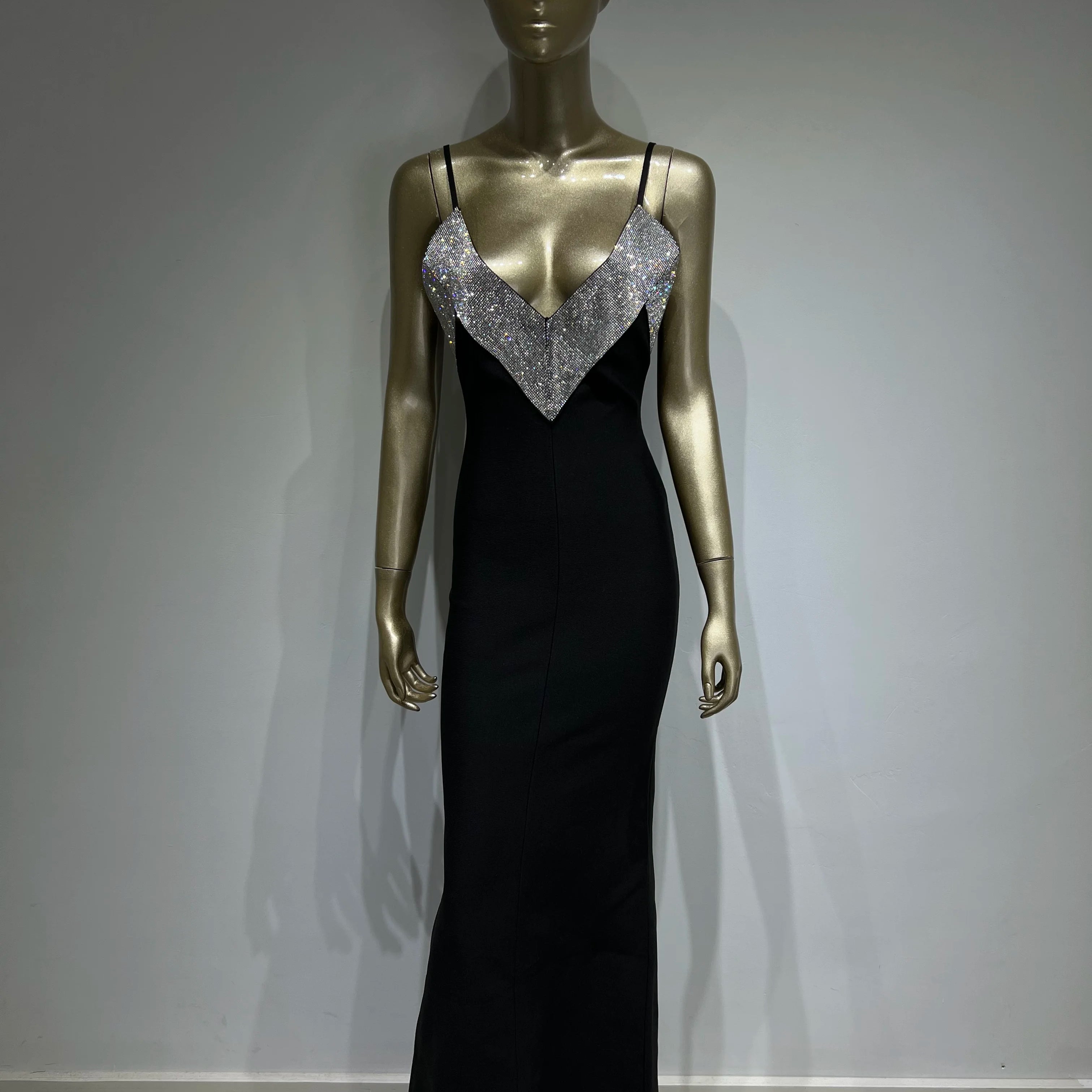 Women Summer Sexy V Neck Backless Crystal Black Diamonds Maxi Long Bandage Dress 2023 Knitted Elegant Evening Club Party Dress