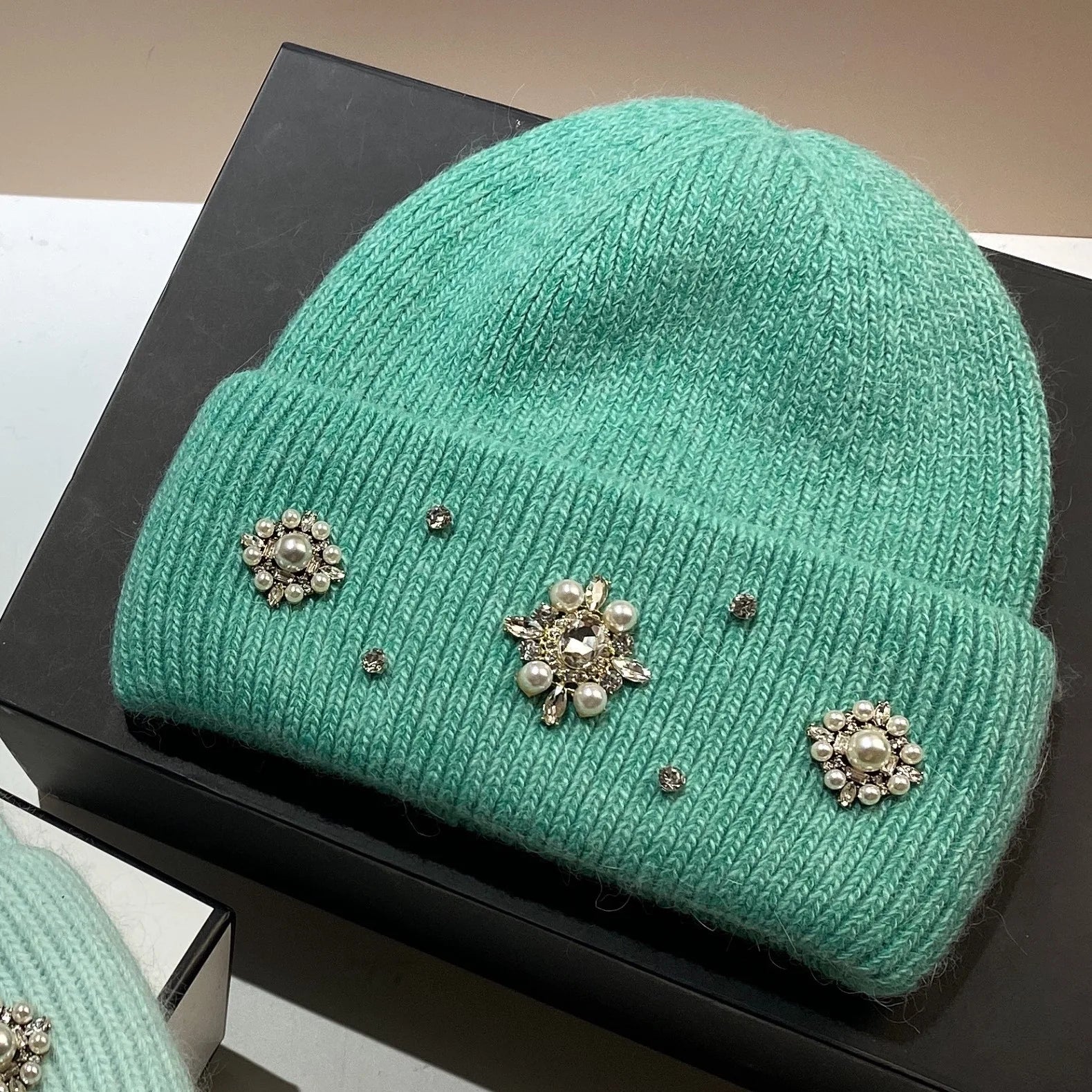 Designer Brand Women Luxury Rhinestones Knitted Hat Autumn Winter Rabbit Fur Beanie Cap Female Thicken Warm Skullies Caps Green