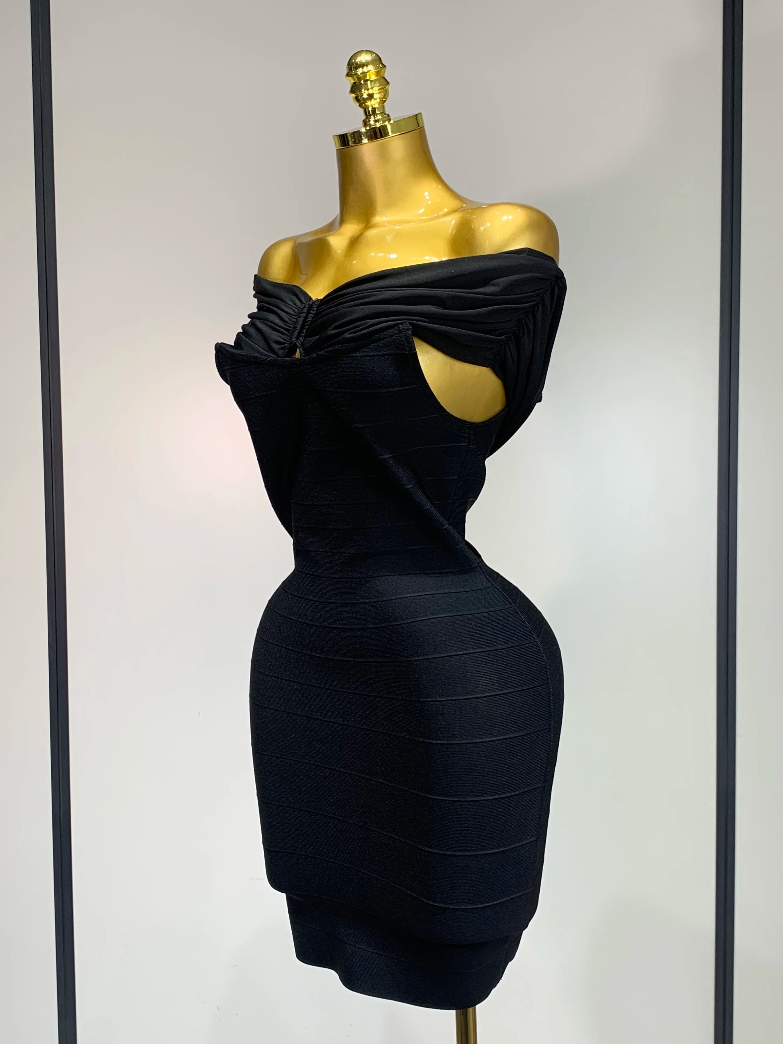 Fashion Sexy Strapless 2025 Black Off-shoulder Mini Bodycon Bandade Dress Celebrity Cocktail Party  Luxury Birthday Club Dresses