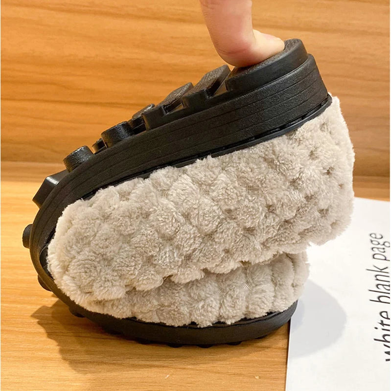 women's plush flat shoes Outdoor and office wear fashion chain design winter warm snow boots Large size 41-43 free delivery