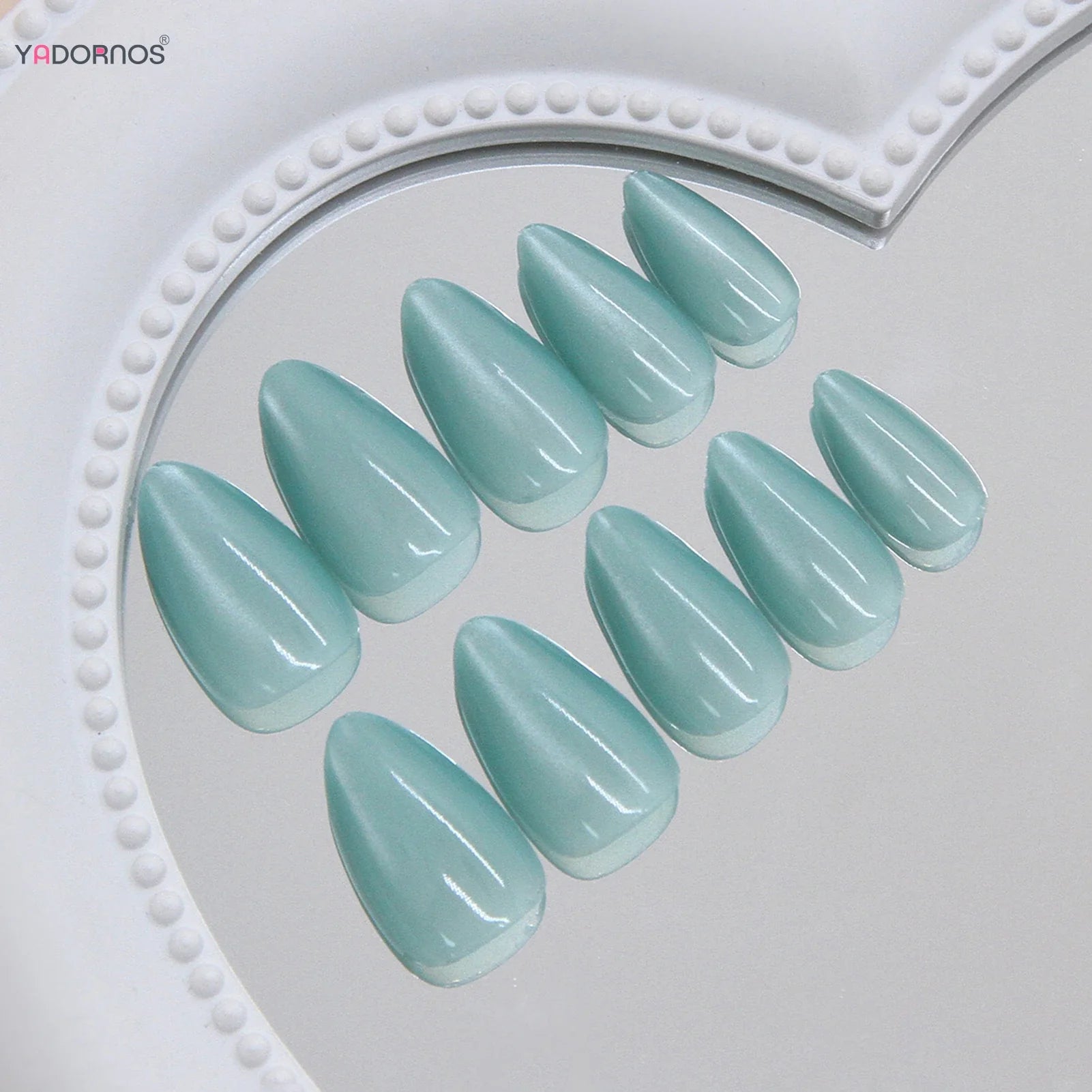30Pcs Light Green Almond Fake Nails Glossy Cat's Eyes Designs Reusable Press On Nails Solid Color Wearable False Nails Patches