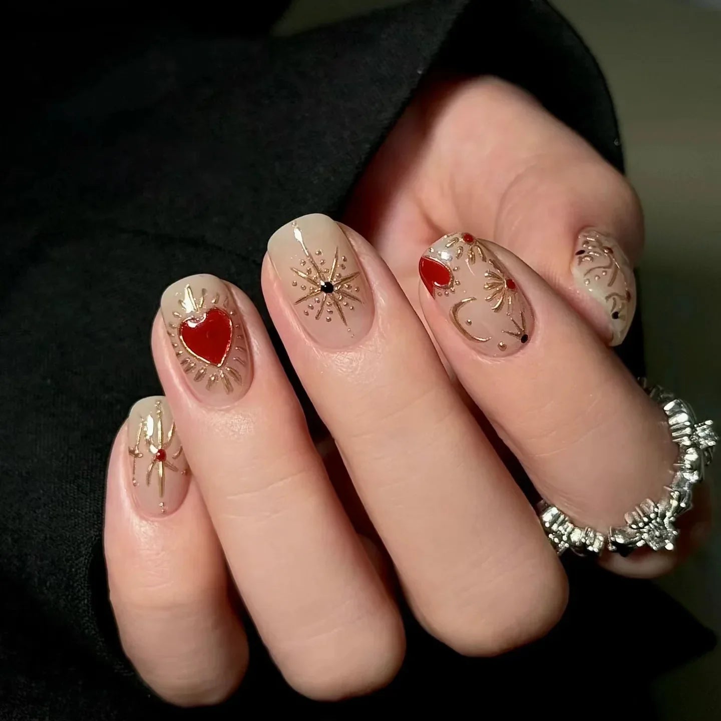 24Pcs Short Square Head Nails Set Press on 3D Gilding Red Heart Design Fake Nail Reusable Artificial Full Cover False Nails Tips