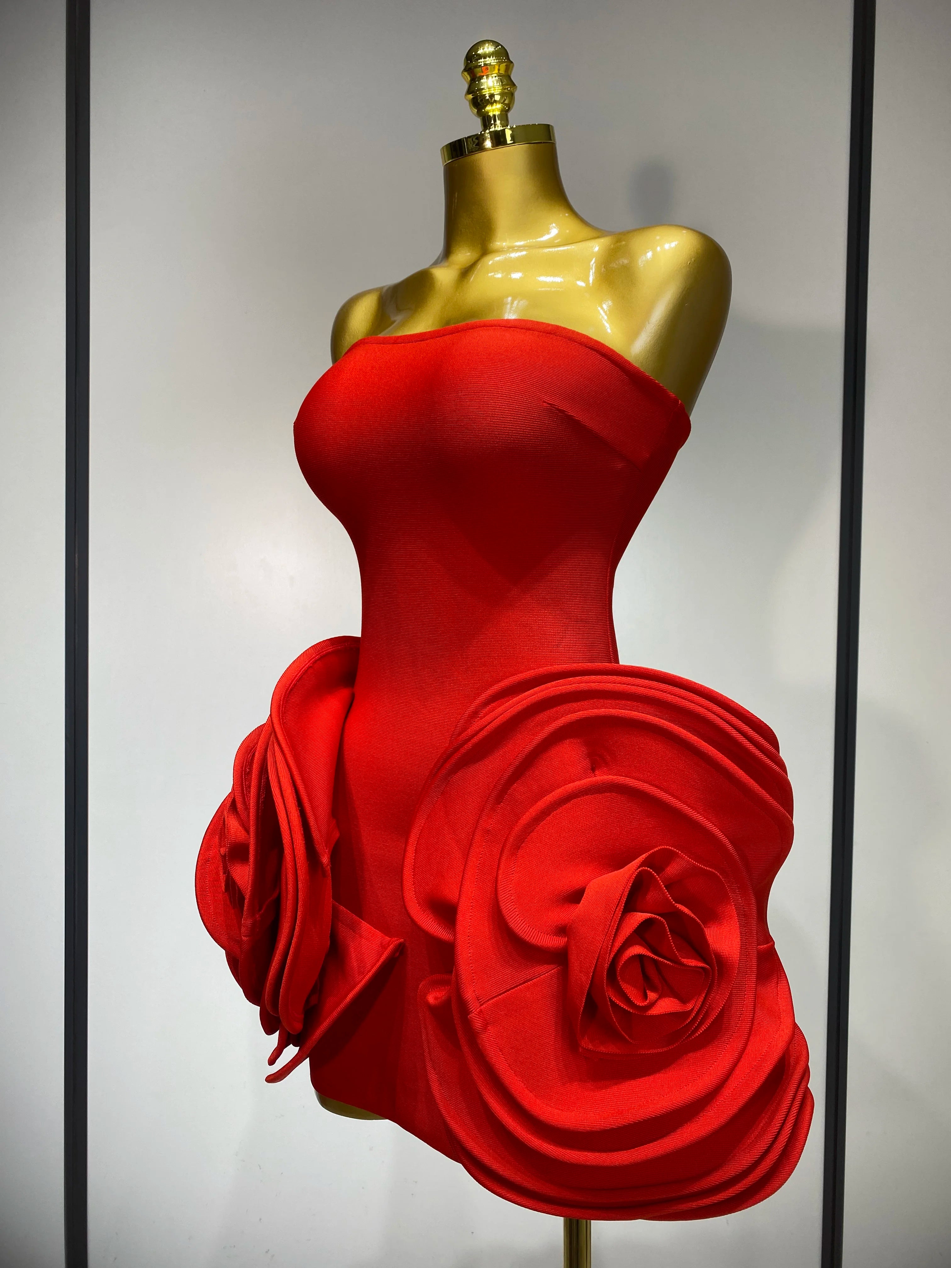 Vestido curto vermelho, sexy, sem alças, com costas nuas, colado ao corpo, 2025, de malha, elegante, para noite, clube, luxo, aniversário