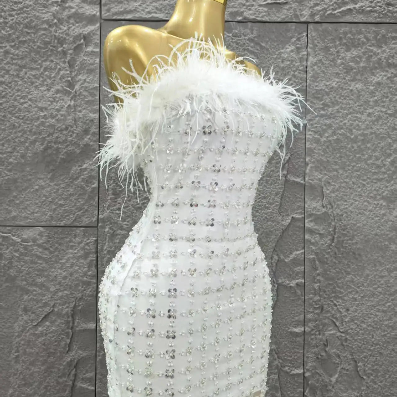 White Color Women Sexy Strapless Feathers Bodycon Mini Dress Celebrate Fashion Nightclub Party Birthday Outfit Vestido