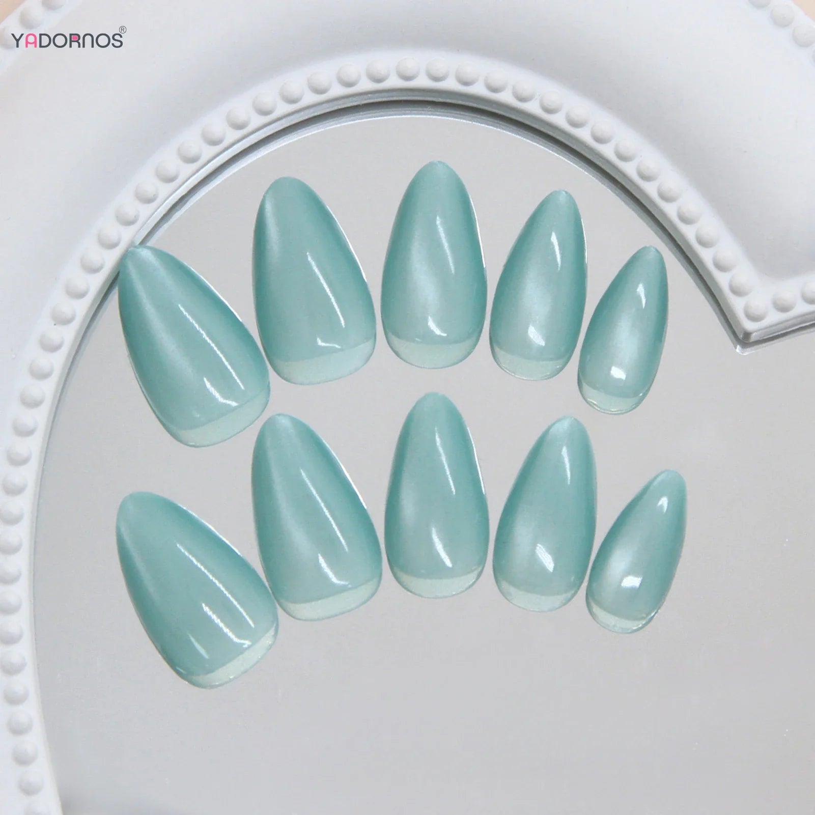 30Pcs Light Green Almond Fake Nails Glossy Cat's Eyes Designs Reusable Press On Nails Solid Color Wearable False Nails Patches