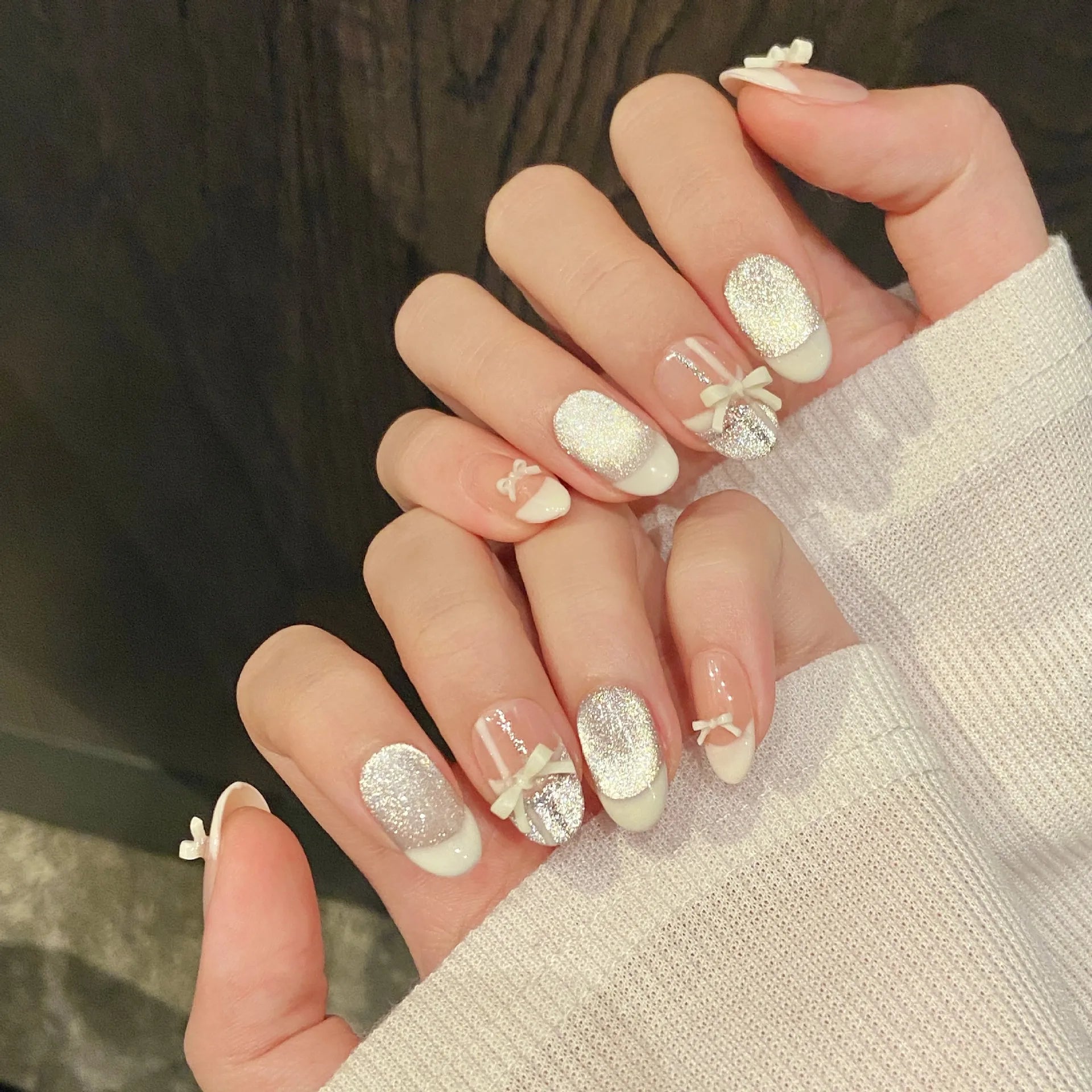 10pcs Flower Design Handmade Fake Nail Blush Cat's Eye Short Oval False Nails Tips White Glitter Press on Nails Sets Manicure