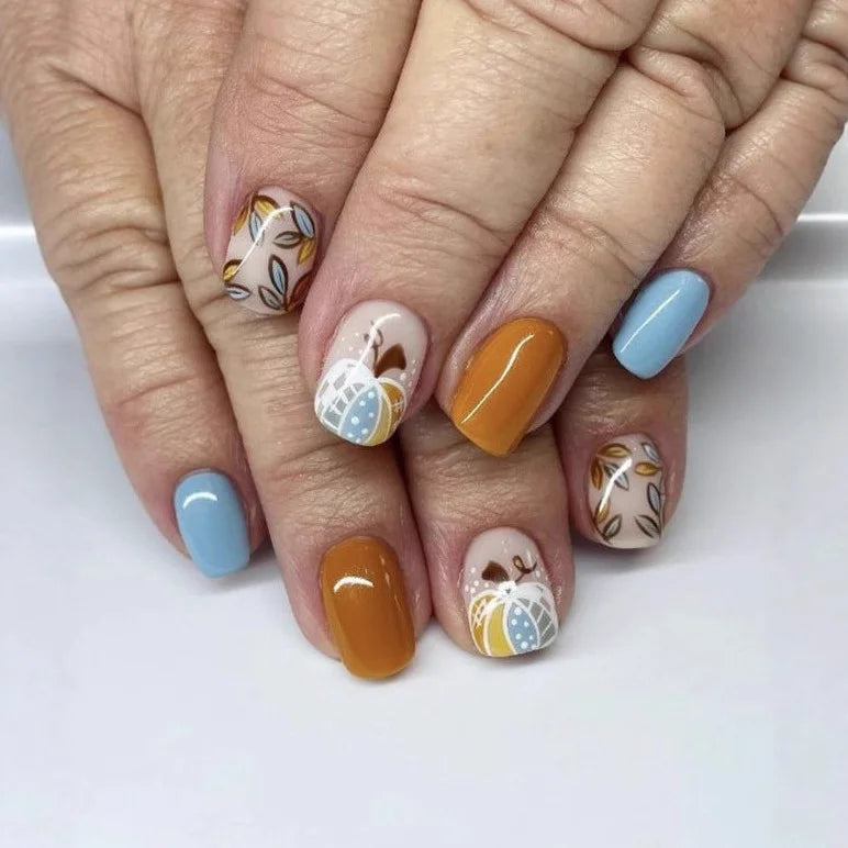 24Pcs Short Square Head Press on False Nails with Simple Blue Flower Design Full Cover Nails Tips Reusable Artificial Fake Nails