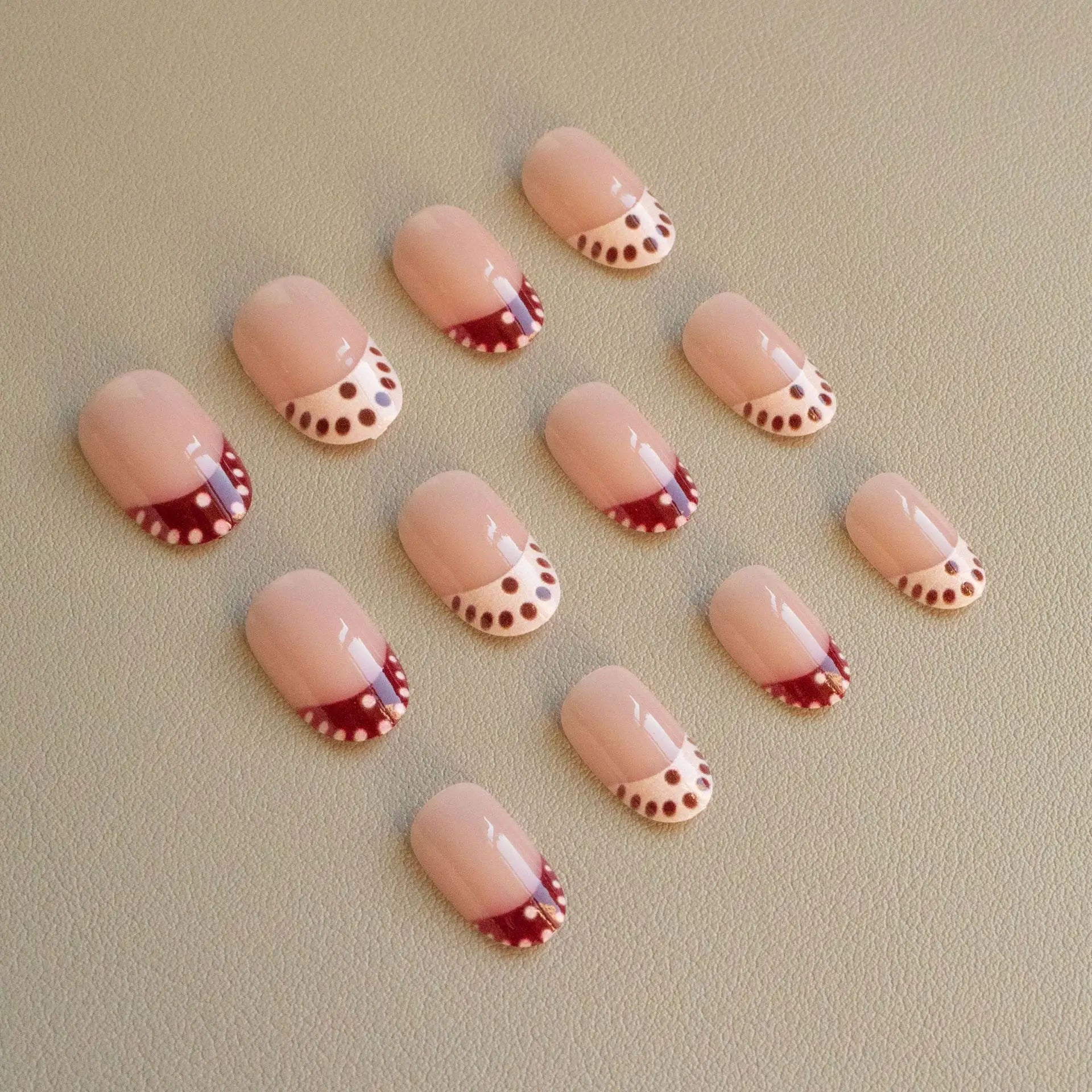 24Pcs Wine Red French Fake Nails Short Oval Press On Nails Elegant Dot Designs Spicy Girls Charm Manicure Stick-on Nails Art