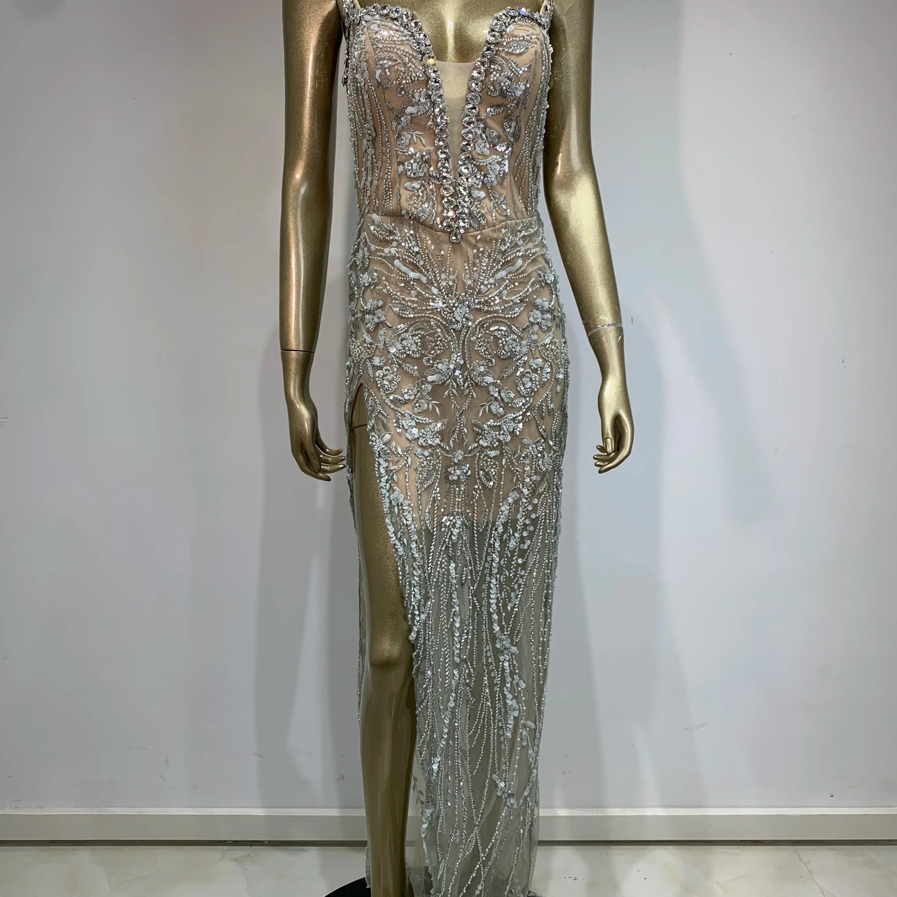 Luxury Sexy Strapless Feather Sequins Silver Beading Maxi Long Women Celebrity Dress Elegant Party Evening Vestido