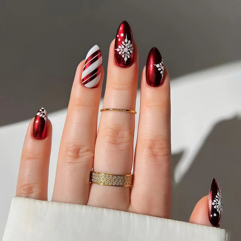 Christmas Fakse Nails 24Pcs Glossy Red Almond Press On Nails Snowflake/Striped Printed Women New Year Party Charm Manicure