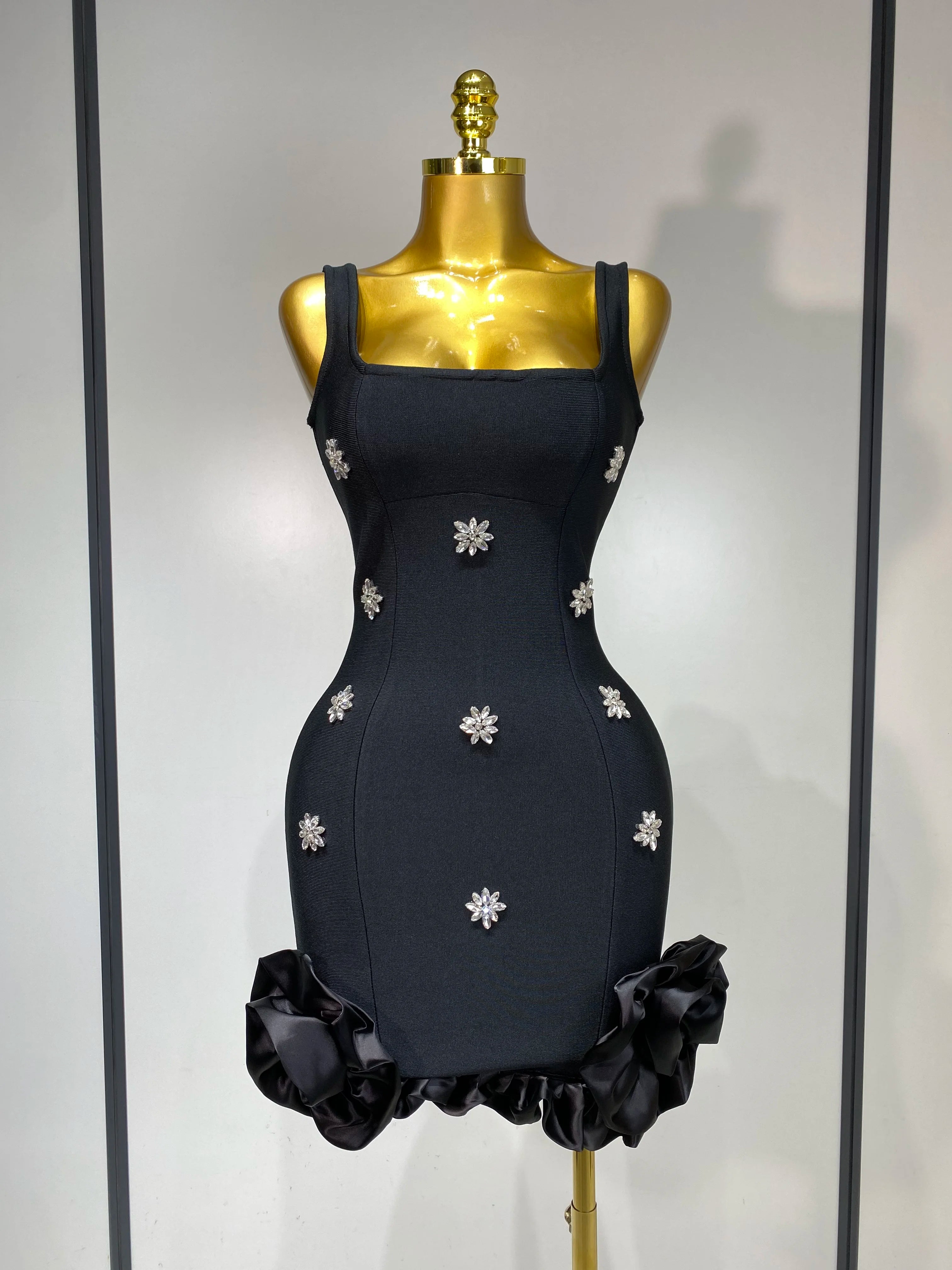 Women Sexy Sleeveless Square Collar Crystal Bodycon Mini Bandage Dress Celebrate Evening Party Elegant Luxury Birthday Dress