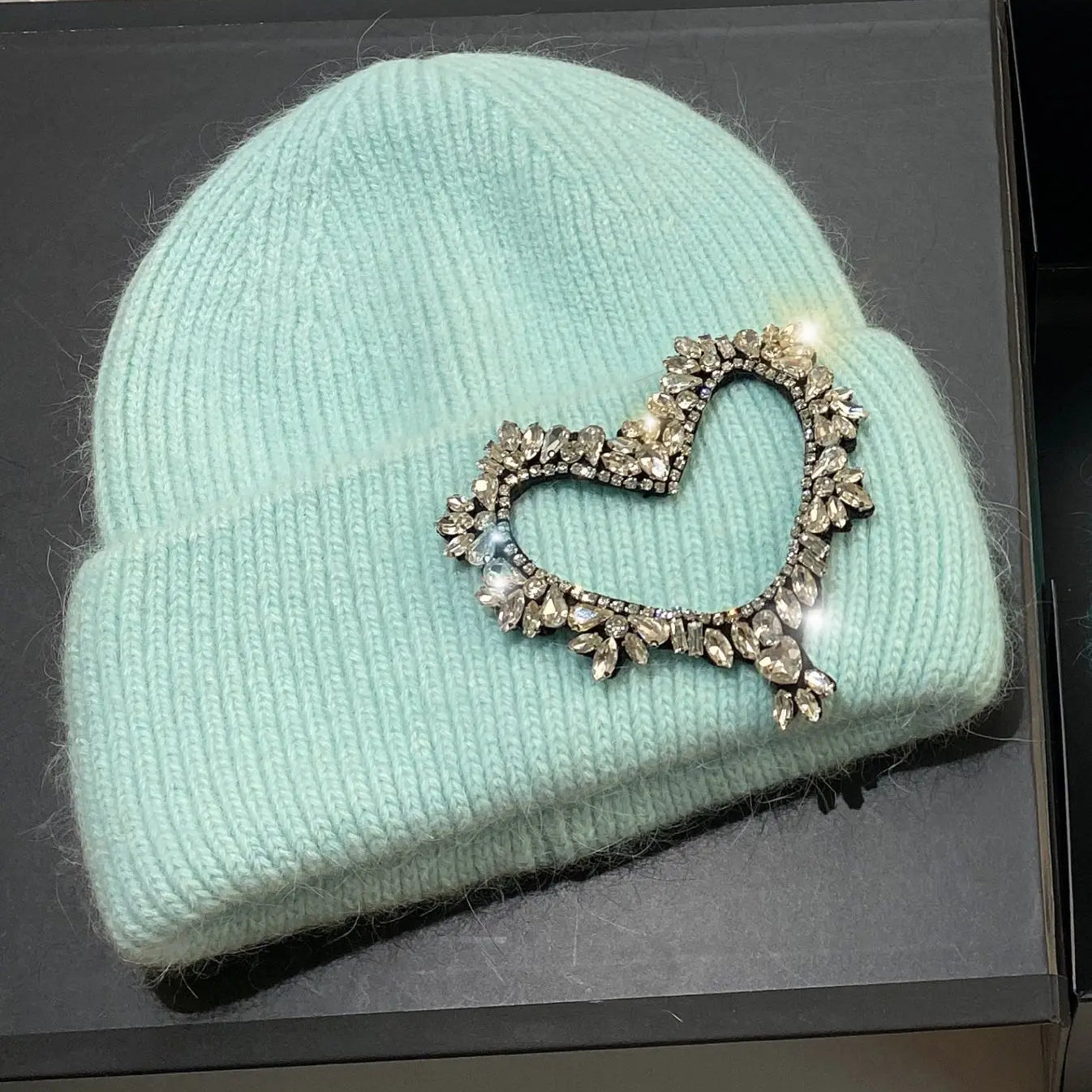 Luxury Rhinestones Heart Pattern Knitted Hats for Women Winter Warm Beanie Knit Bonnet Outdoor Wool Skullies Skiing Cap Mint Green
