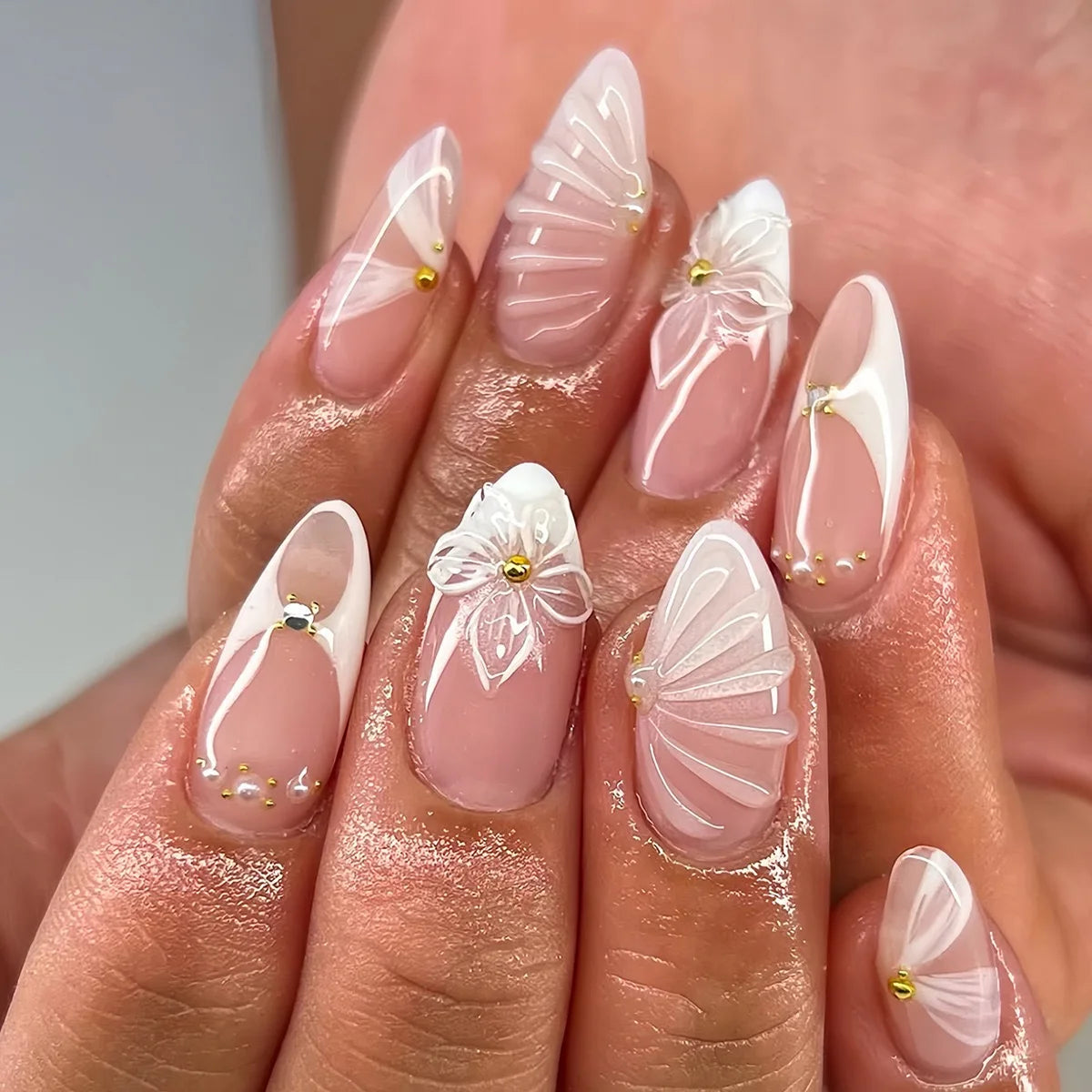 24Pcs Mid-length 3D Flowers Design Fingertips Sweet Butterfly Yellow Ripple Almond False Nails Detachable Full Cover Press Ons