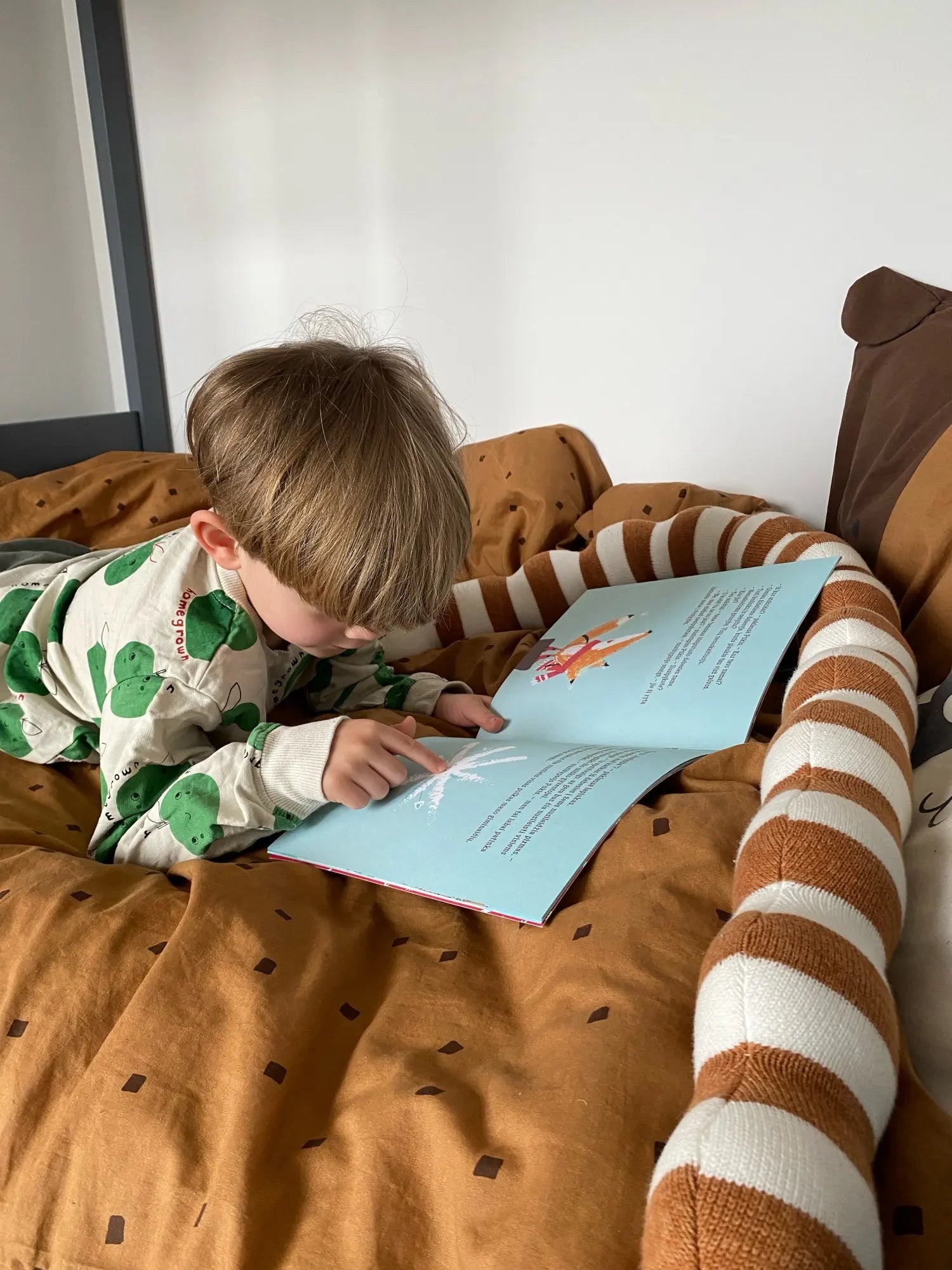 Apples Print Girls Sweatshirts Hot Selling Children's Clothes Long Sleeve Autumn Shirts