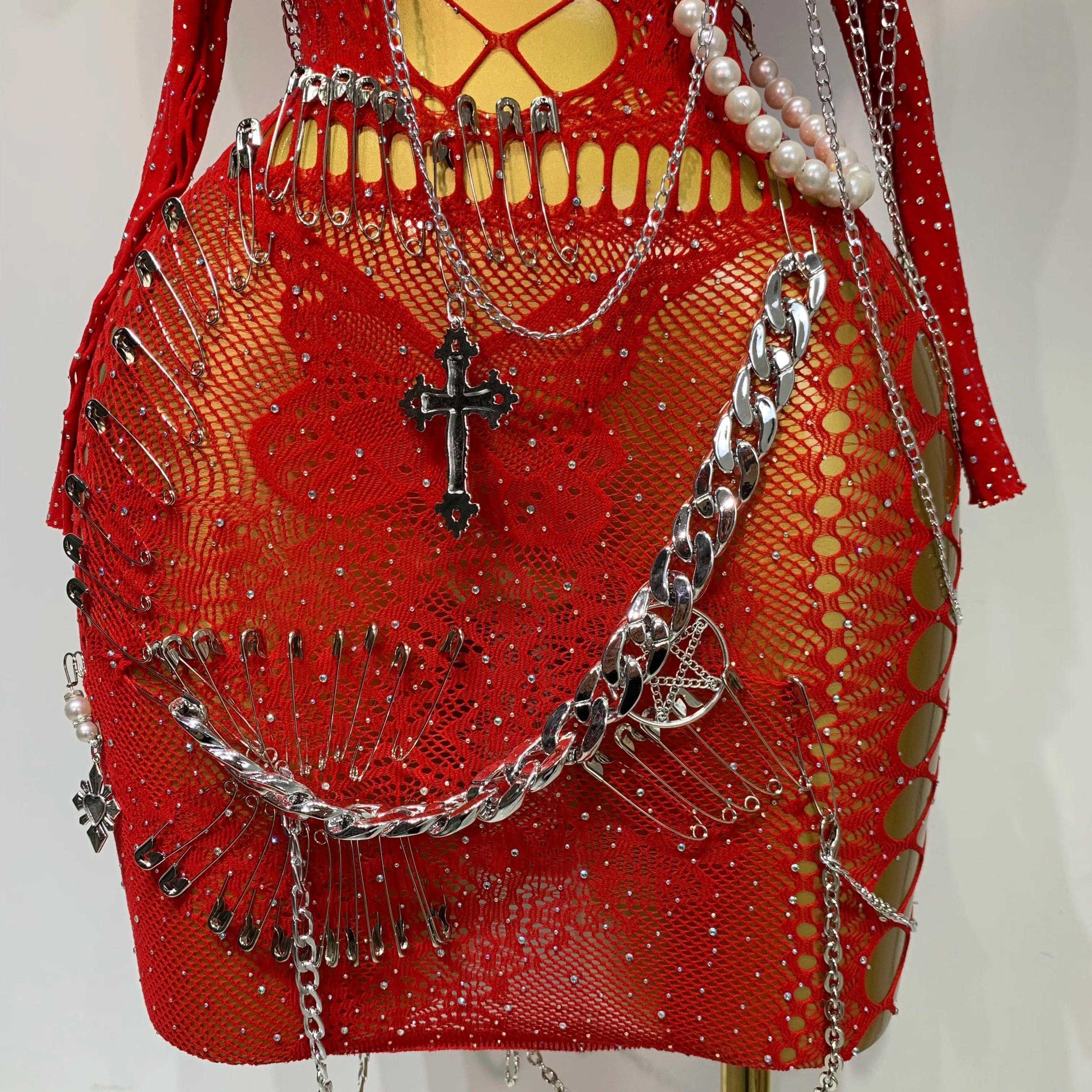 Women Sexy Hollow Out Pearl Chain Bodycon Dress Sleeveless High Stretchy Mini Dress Evening Party Nightclub Singer Stage Outfit