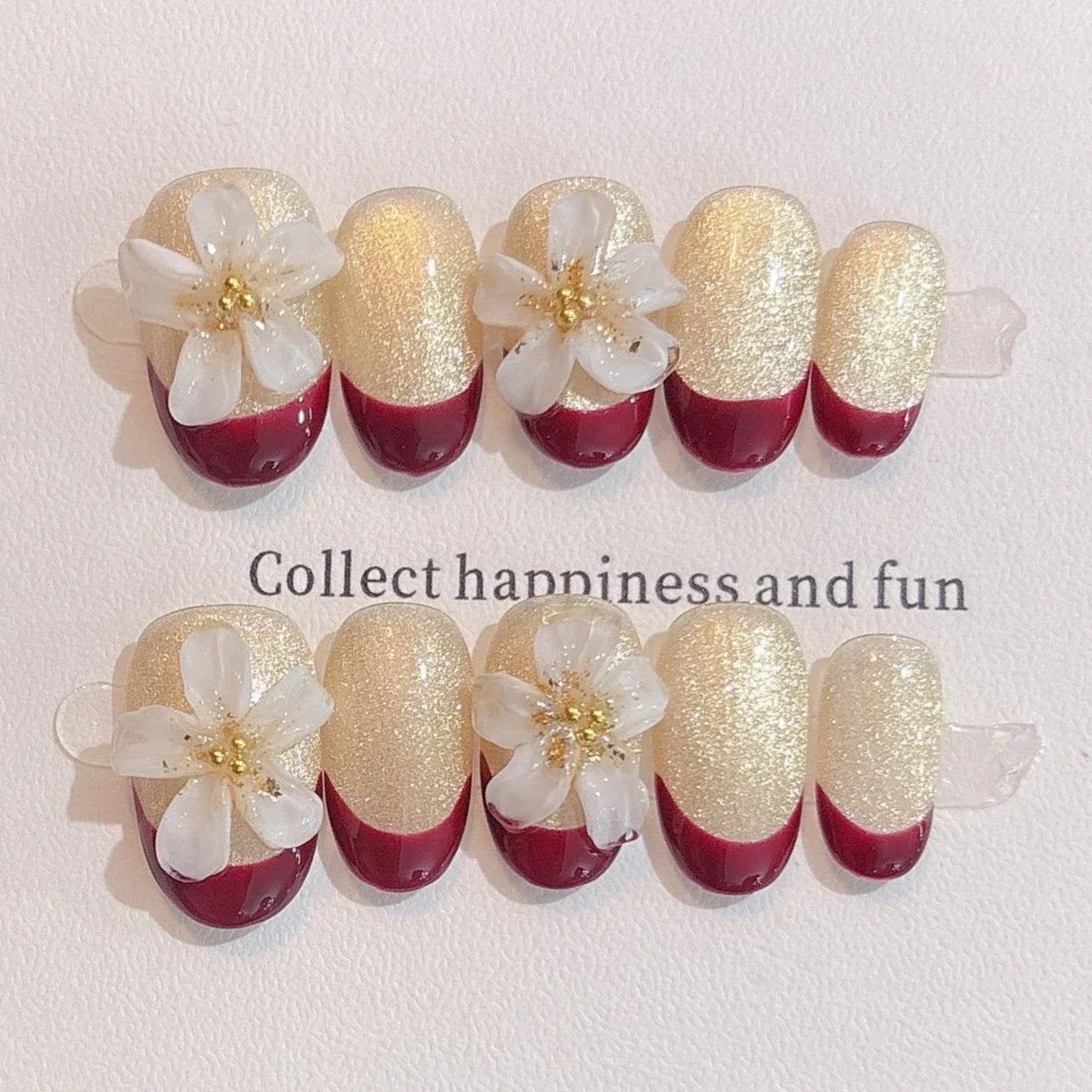 10Pcs Autumn New Short Oval Wearing False Nails Wine Red Cat Eye French Shiny Manicure 3D White Flowers Stick on Nails Fashion