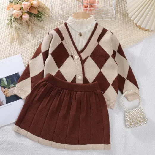 Bear Leader Baby Girls Clothes Set Autumn Winter Cartoon Grape Clothing Set New Kids Knitted Sweet Outfit Children Clothes Suit AM2667P