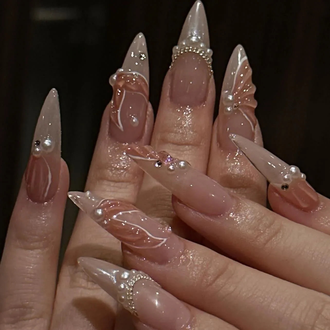 24Pcs Mid-length Almond False Nails 3D Gold Cat's Eye French Flower Design Press on Fake Nails Detachable Full Cover Nails Tips