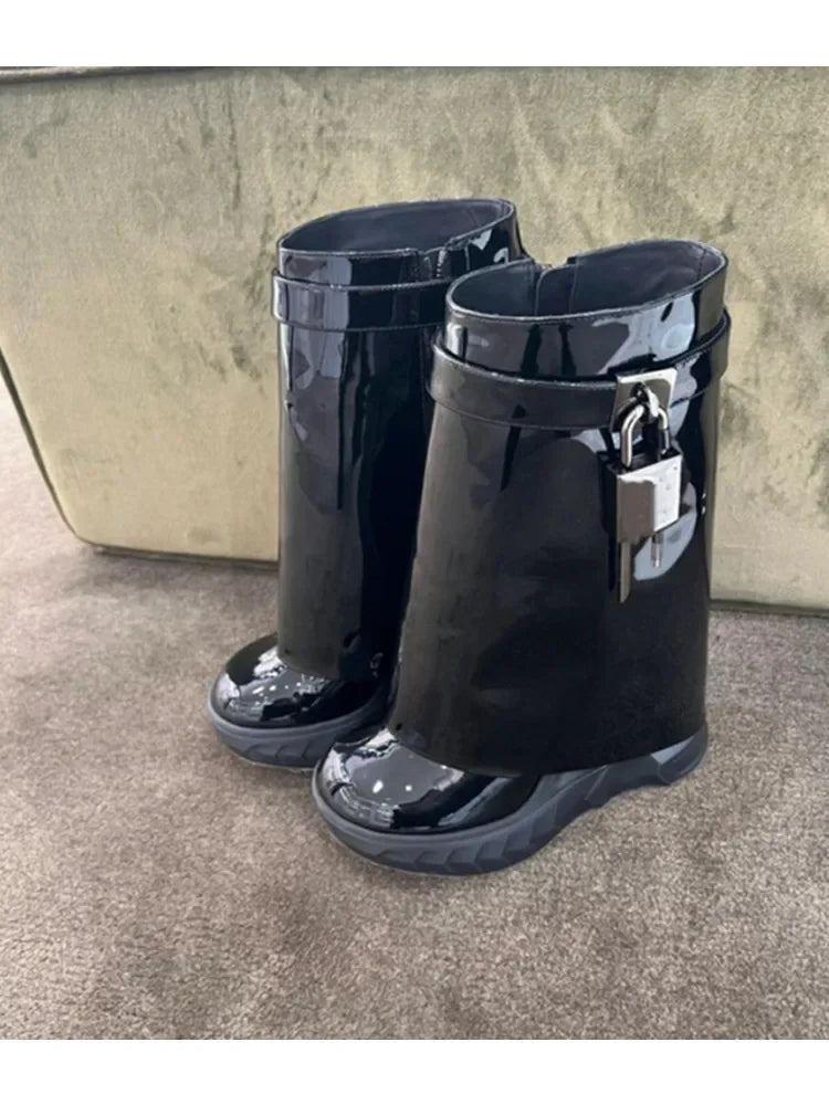 New Fashion Brand Thick Soled Leather Short Boots Round Head Lock Lock Shark Boots Women's Slope Heel High Heel Women's Boots 9083-Black Patent pu