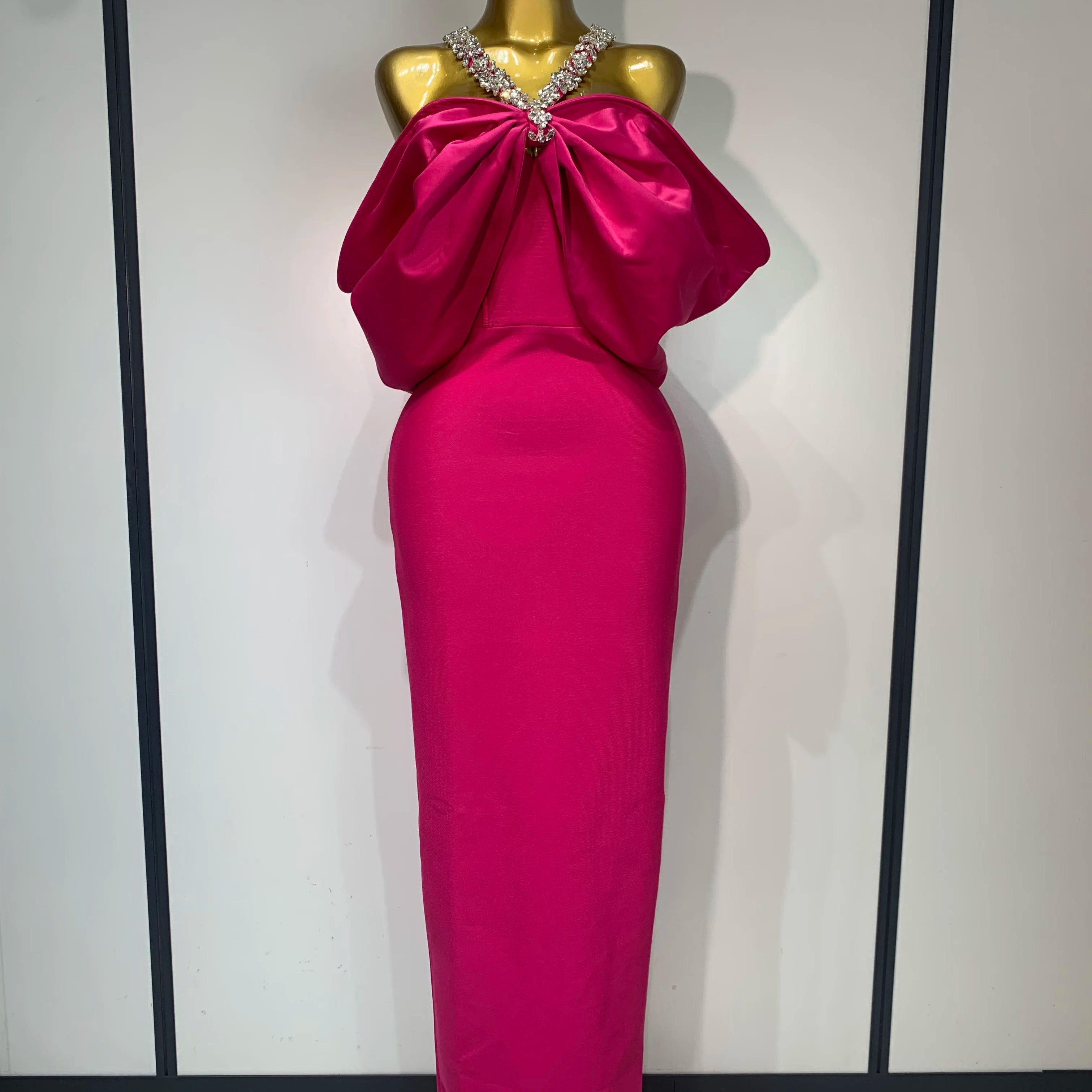 Women Sexy Halter Off the Shoulder Crystal Ruffles Bodycon Long Bandage Dress Nightclub Party Luxury Birthday Celebrate Gowns
