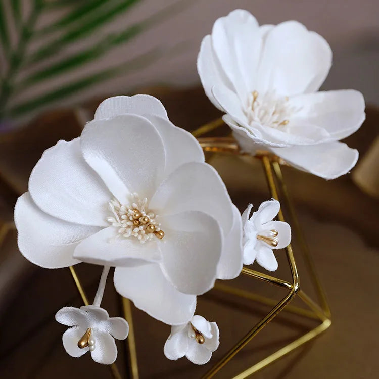 CC Flower Shape Hairpins Women Accessories Wedding Hairwear Bridal Headdress Engagement Hair Ornaments Romantic Hairgrips AN253