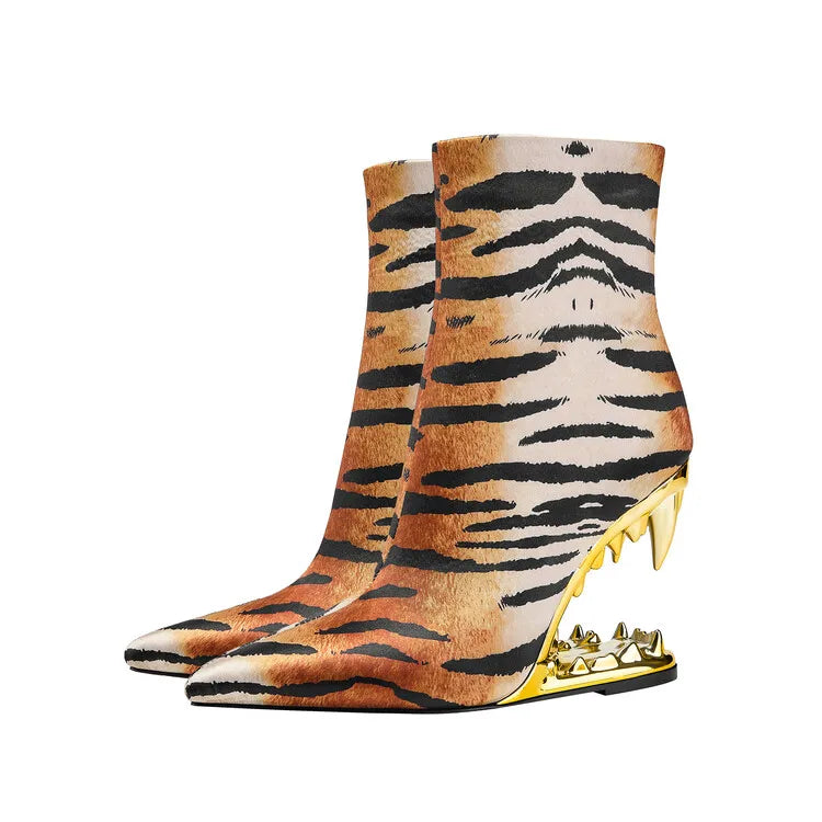 Tiger Tooth Shaped Heel Short Boots Autumn Winter New Sexy Leopard Pattern Wedge Heel Pointed Crocodile Women's Shoes Big Size M6200