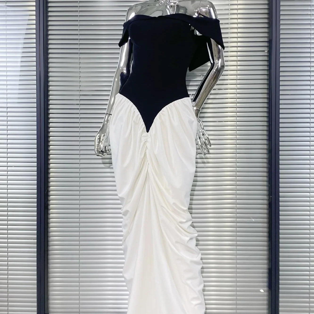 Women Sexy Slash Neck Off the Shoulder Laced-up Bodycon Floor-length Dress Evening Party Celebrate Cocktail Outfit