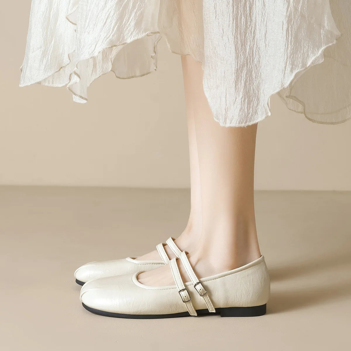 spring women's outerwear shoes Round toe design Mary Jane shoes Ladies' casual flat shoes Work boat shoes Large sizes 41-43