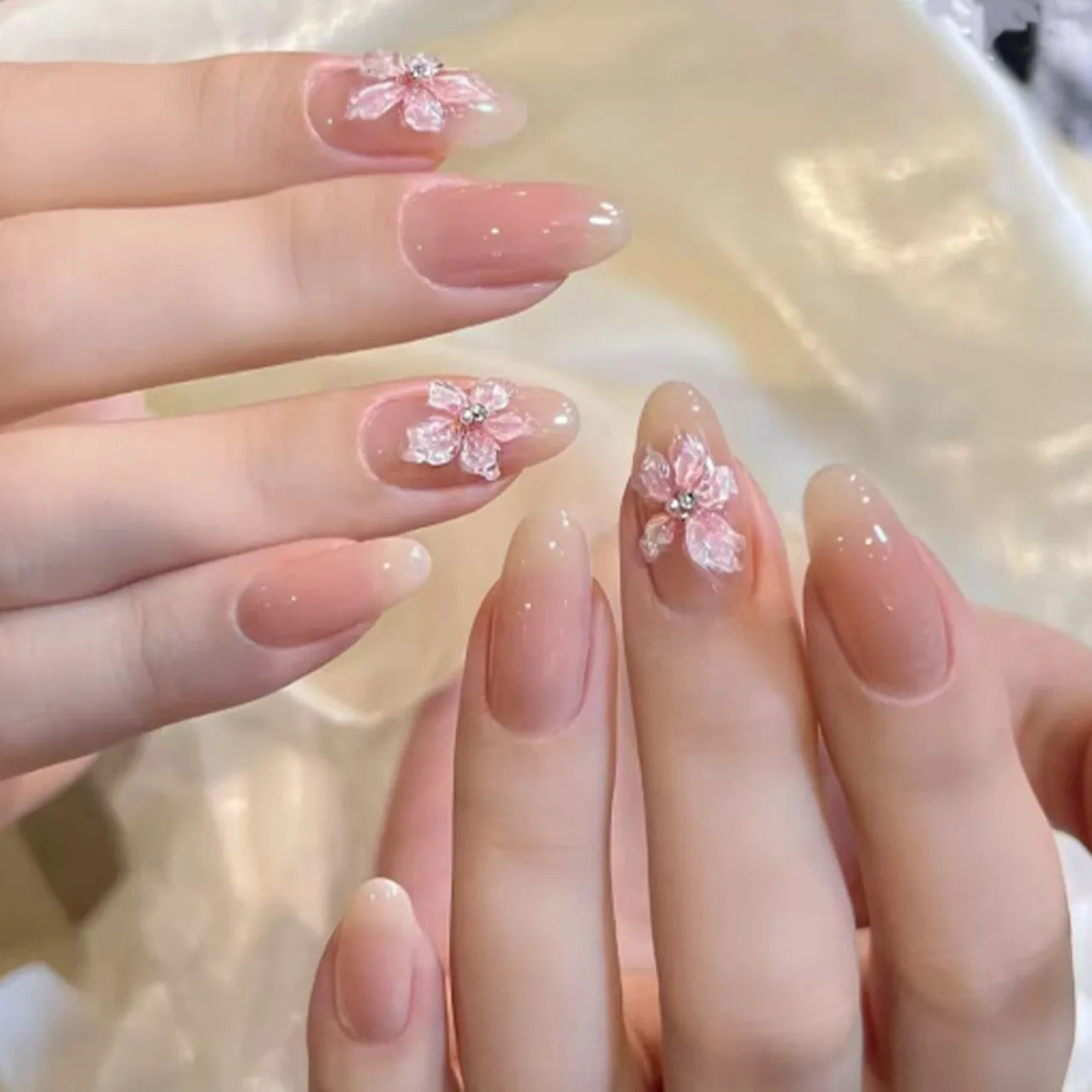 24Pcs/box Mid-length 3D Floral Pearl Design False Nail Sweet Flower Pattern Elegant Girls Wearing Press on Nails Manicure Tips