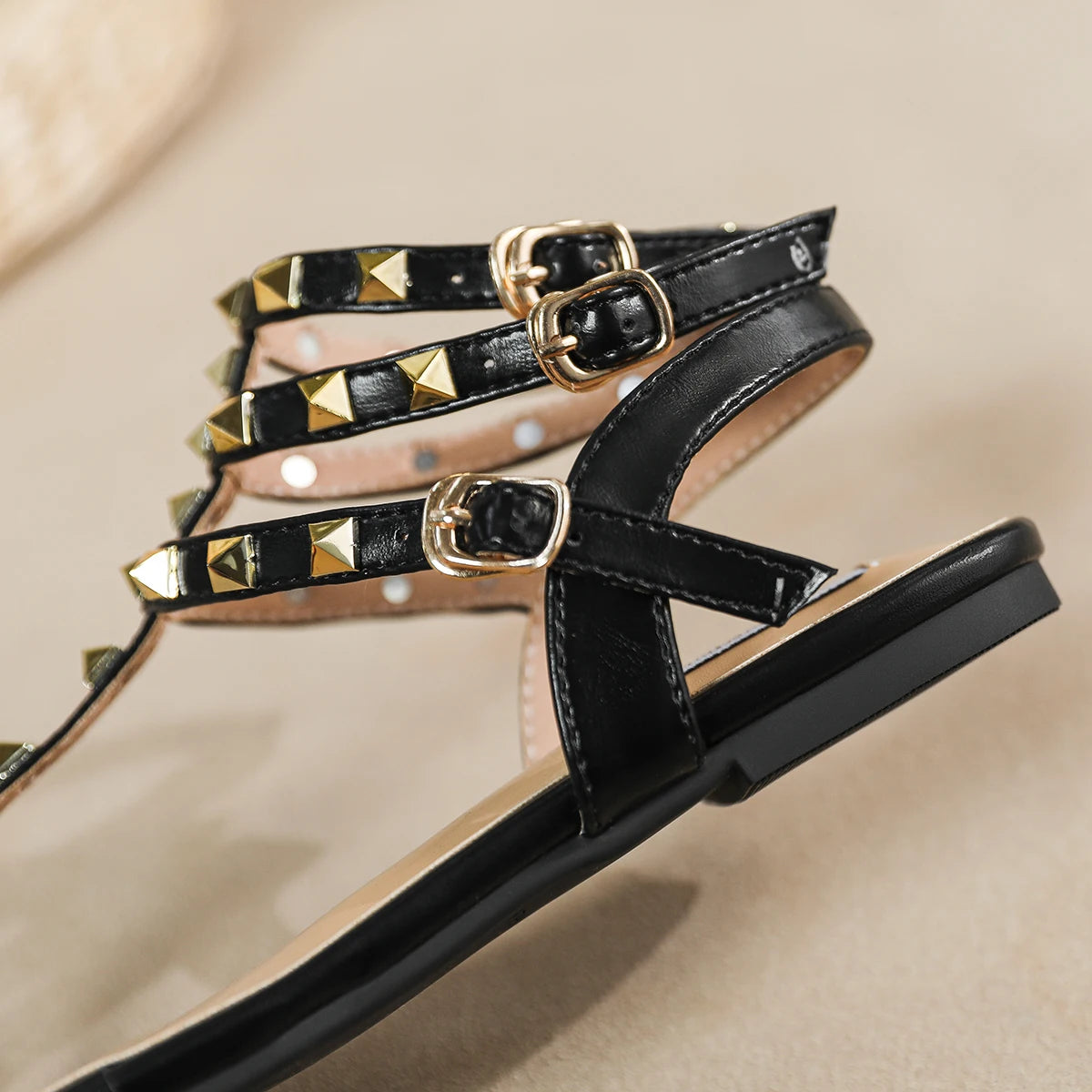 new summer outdoor women's flat sandals British style Ladies Casual Roman Flats Stylish rivet design work and party 41-43