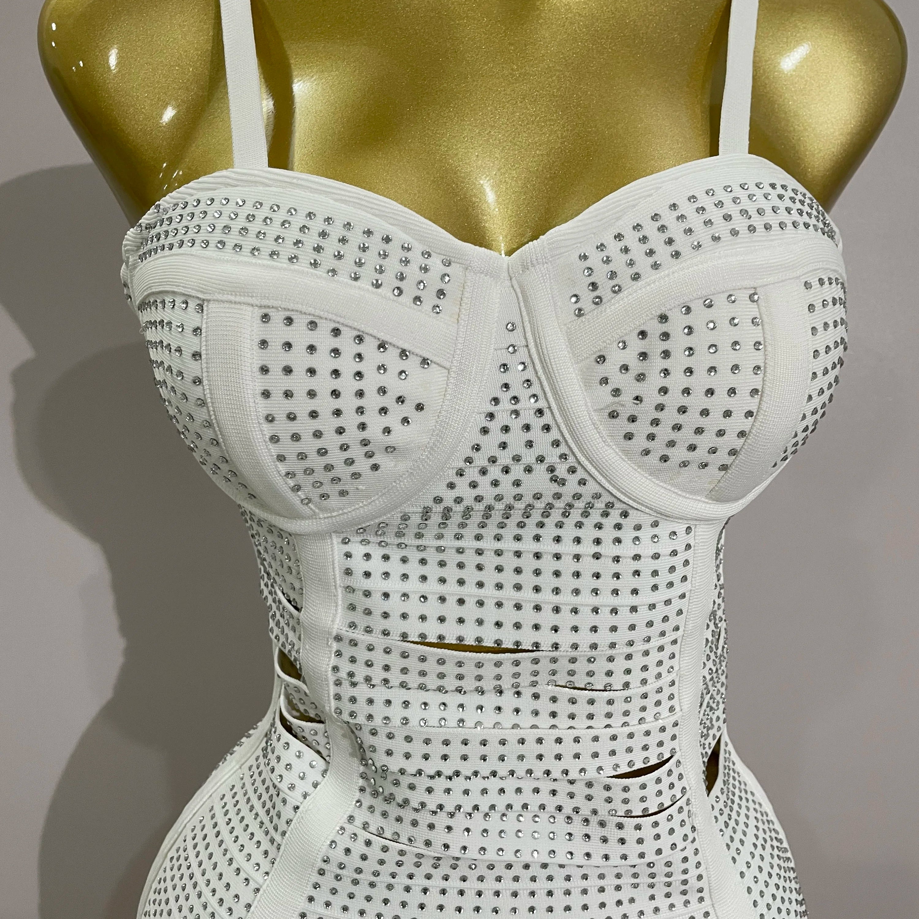 Vestido curto slim com decote em V, sem mangas, branco brilhante, 2025, feminino, elegante, para festa à noite, baile de formatura, aniversário, coquetel