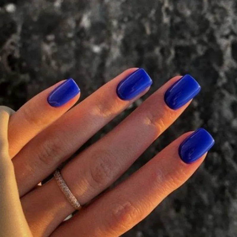 24Pcs Solid Color Wine Red Design False Nails Short Square Head Fake Nail Art Tips Simple Finished Manicure Tips Press on Nails