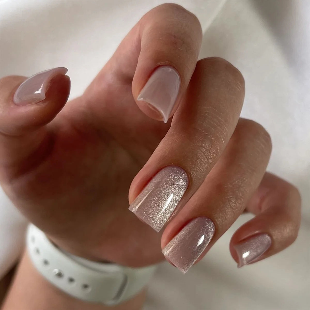 24Pcs Short Square Press on Fake Nails Simple Gradient White Nude Pink False Nails Wearable French Full Cover Nail Art Tips