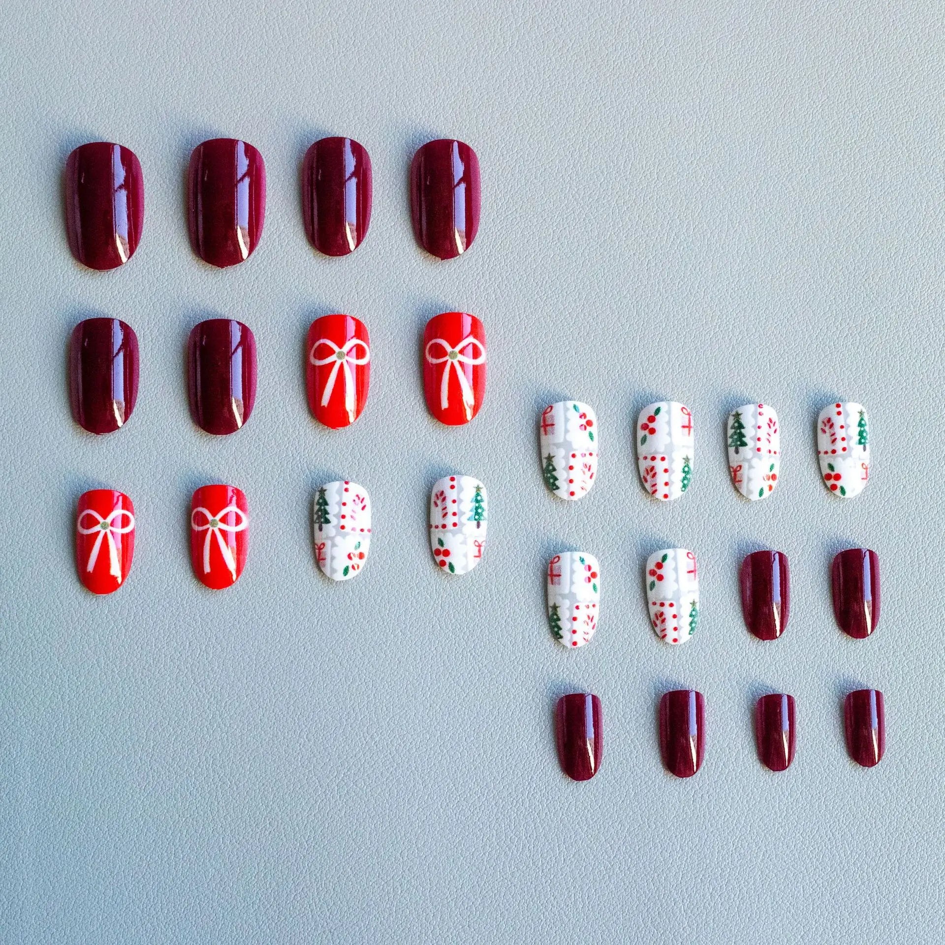 24Pcs Christmas Fake Nails for Women Girls Red/Green Short Round Head Press On Nails Bowknot/Xmas Tree Printed False Nails Art