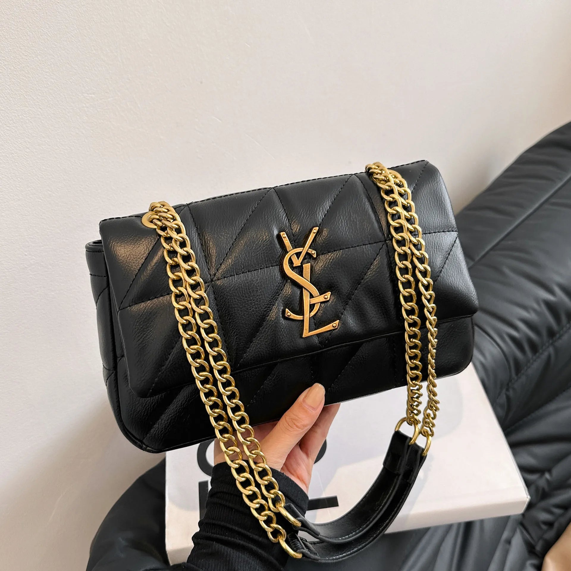 Women Diamond Quilted Bag Luxury Chain Strap Crossbody Shoulder Purse Textured Leather Vintage Inspired Fashion Bag