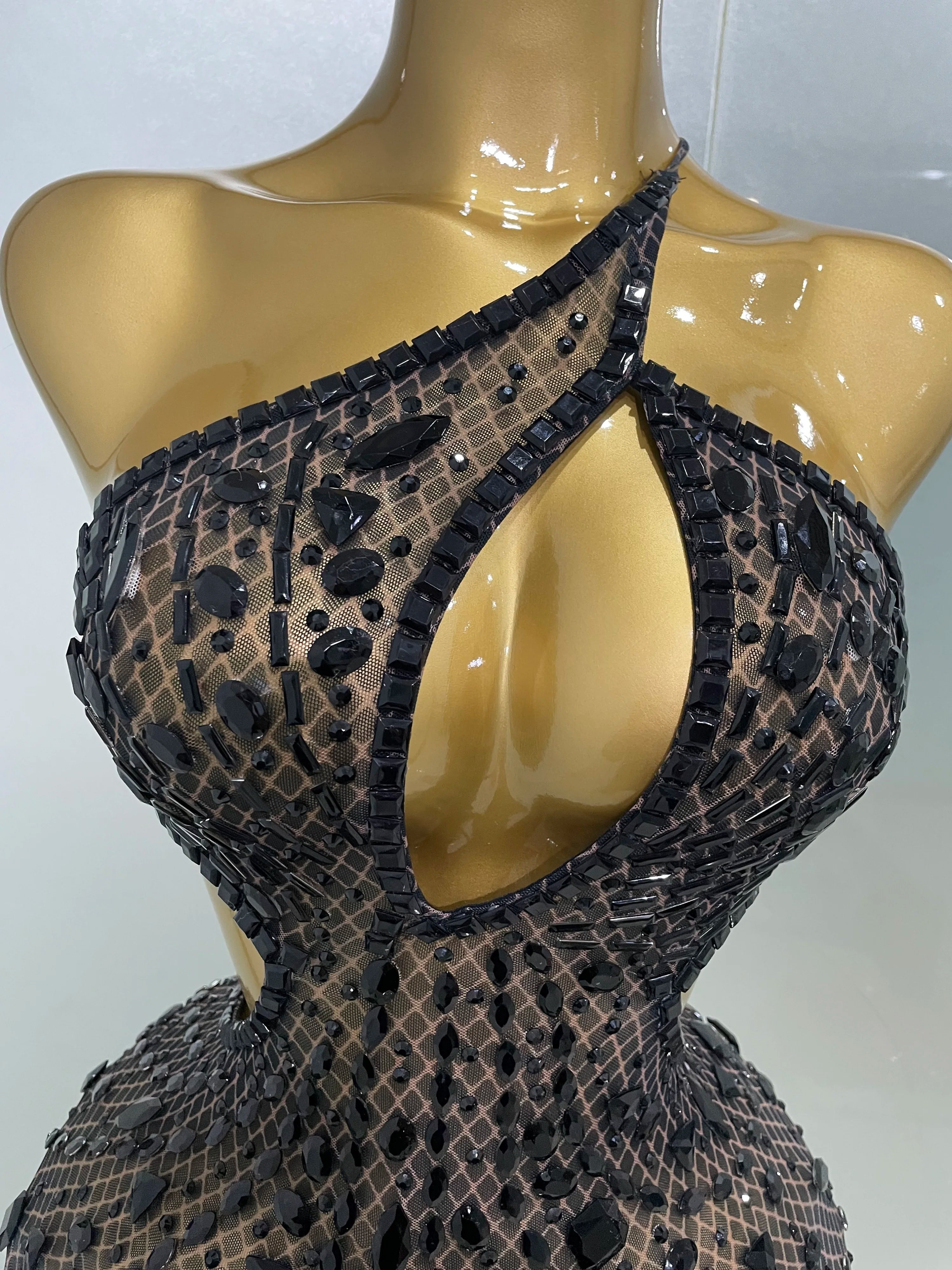 2025 New Arrival Luxury Sexy Backless Hollow Out Sparkle Diamond Evening Prom Women Birthday Celebrate Stage Nightclub Outfit