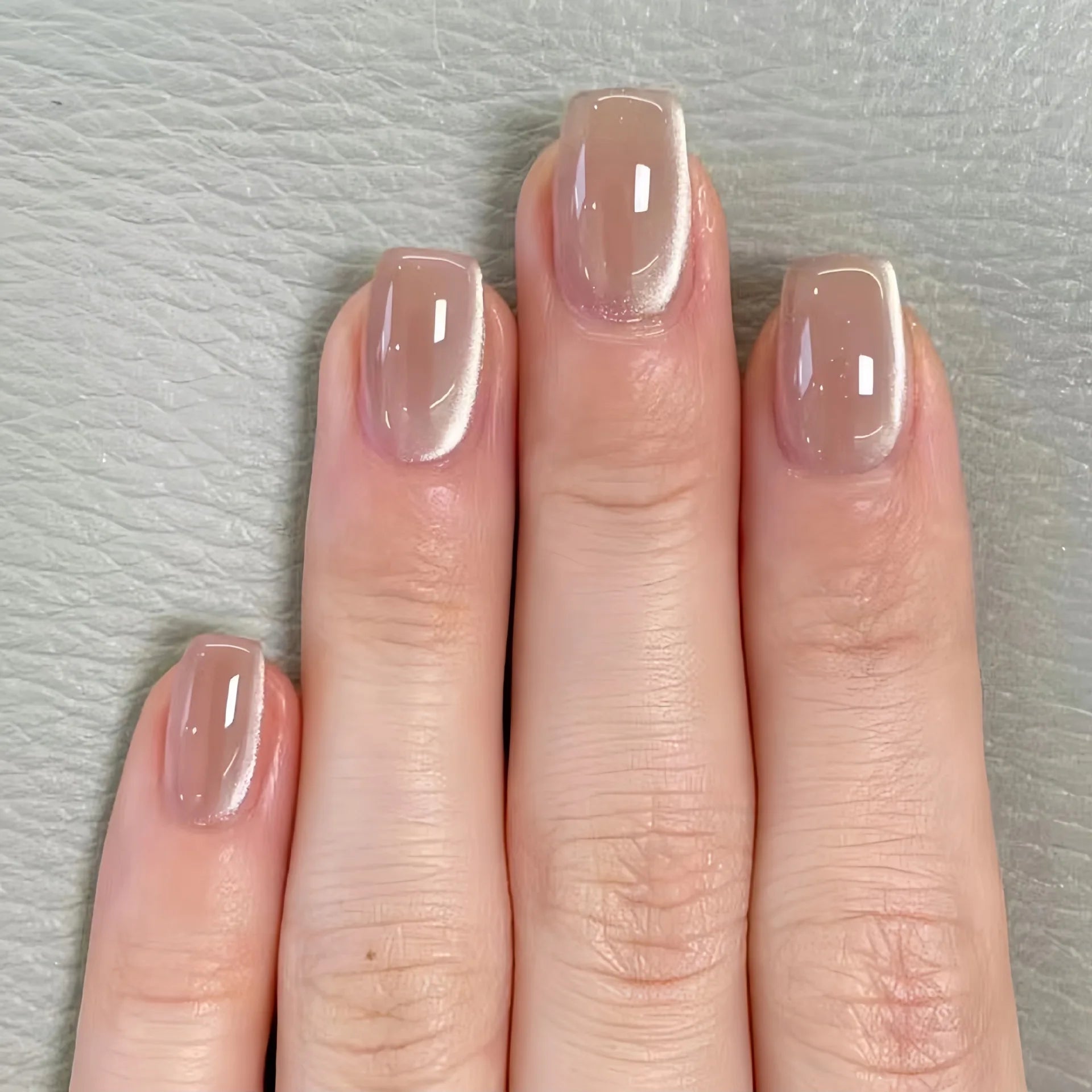 24Pcs  Gradient Color Fake Nail Simple Short Ballet Wearable False Nails with Cat Eye Design Press on Nails Full Cover Nail Tips