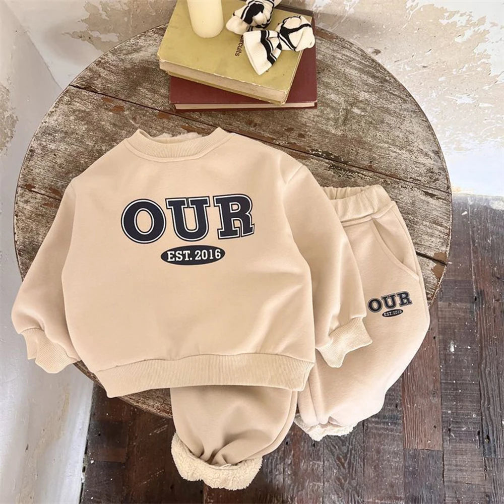 Boys and Girls' Plush Sweater Long Sleeved Pullover Sweater Korean Version Children's Sports Letter Printed Top AZ4327O