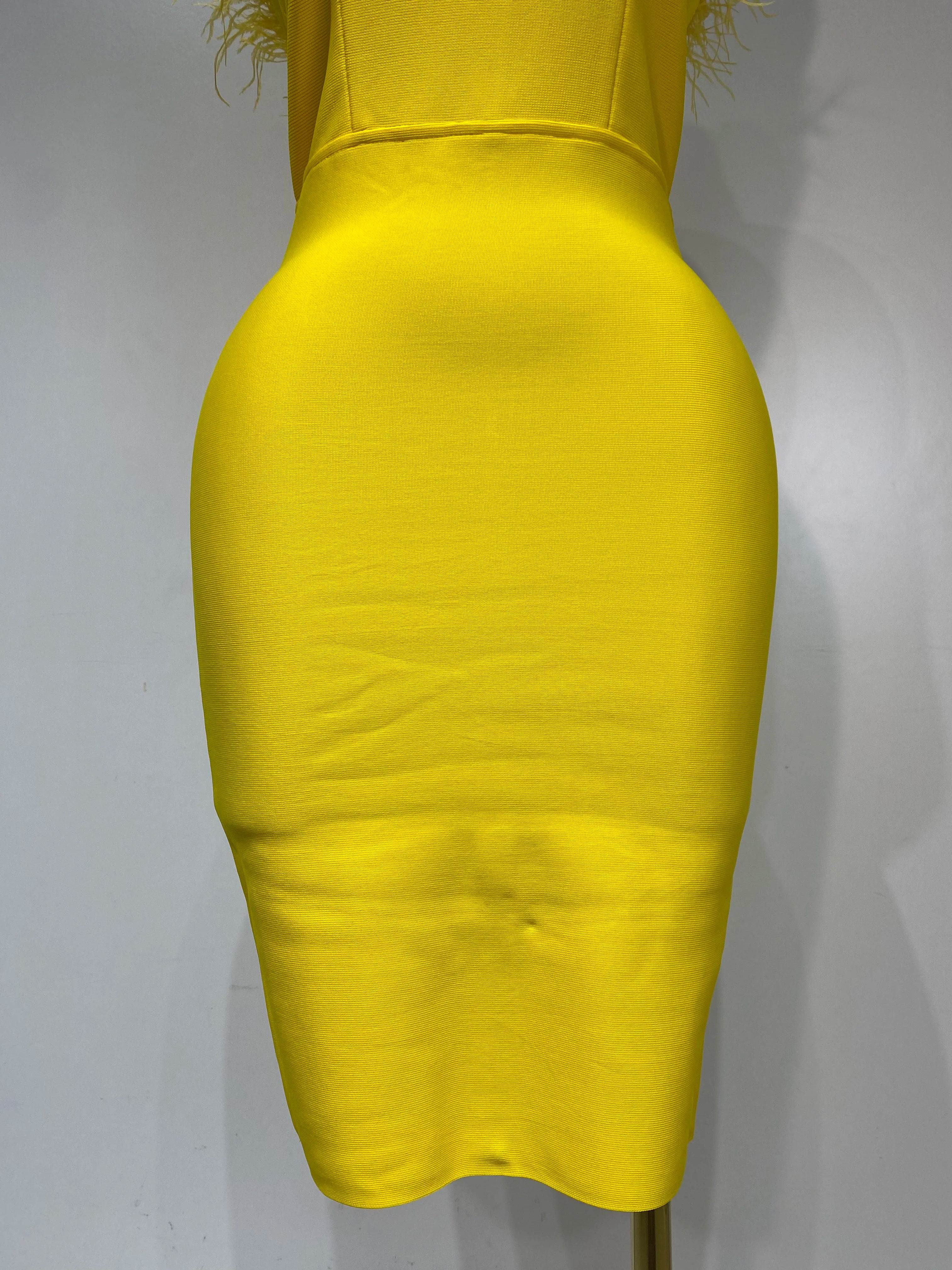 Women Sexy Backless Yellow Bodycon Bandage Dress Strapless Celebirty Elegant Feather Dresses Luxury Birthday Club Party Outfit