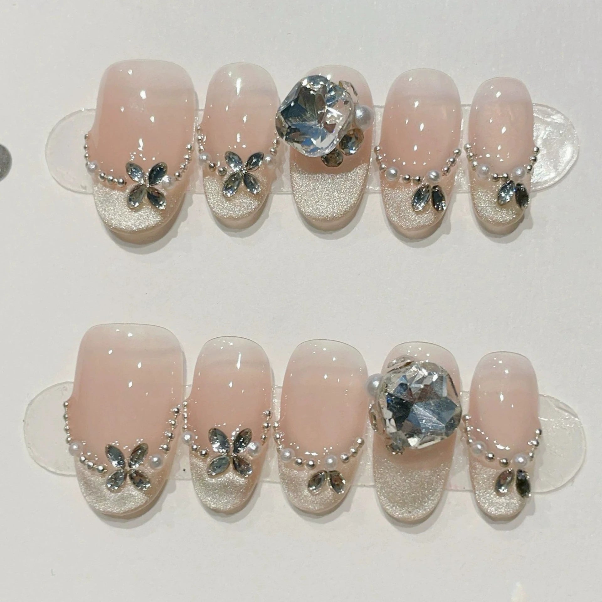 10Pcs Handmade Nude Pearl Chain Fake Nails with Small Diamonds Detachable French Manicure Nail Glitter Cat Eye Finished Nail Set
